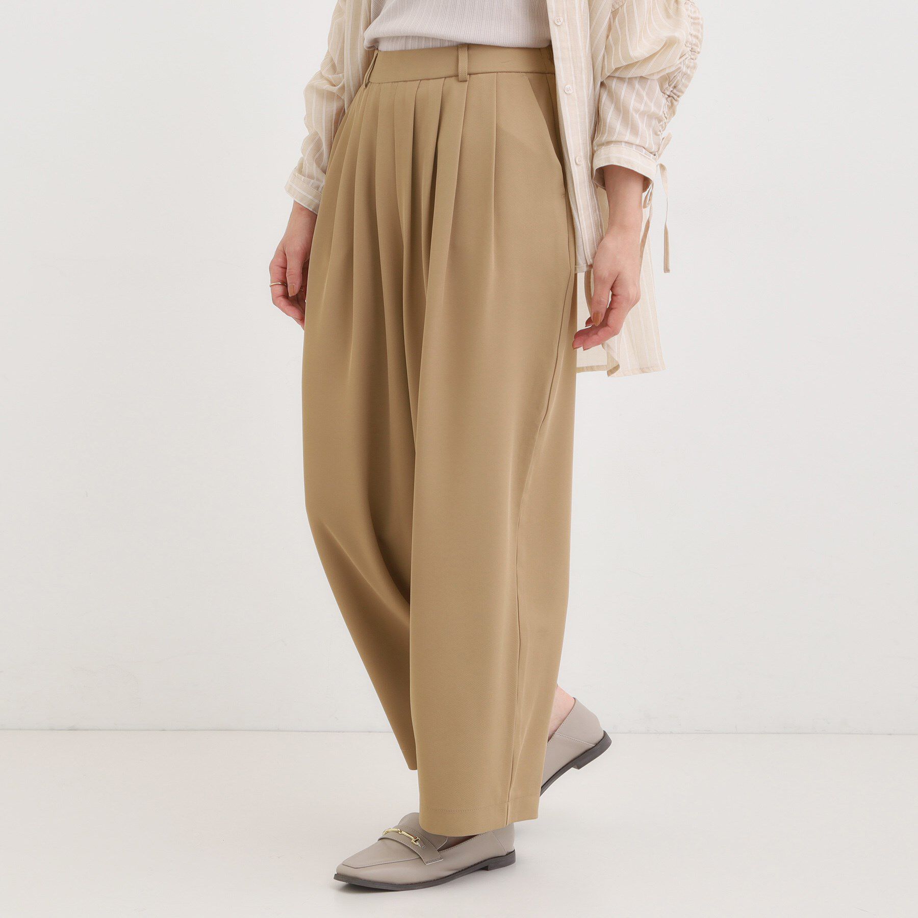 SHOO･LA･RUE「【S-LL】腰まわりや太ももを自然にカバー タックワイドパンツ」|その他|