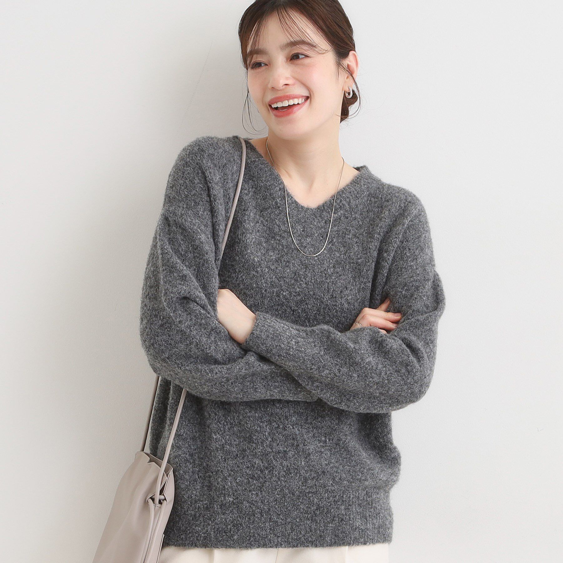 SHOO･LA･RUE「ふわふわVネックニット」|ニット・セーター|チャコールグレー(0