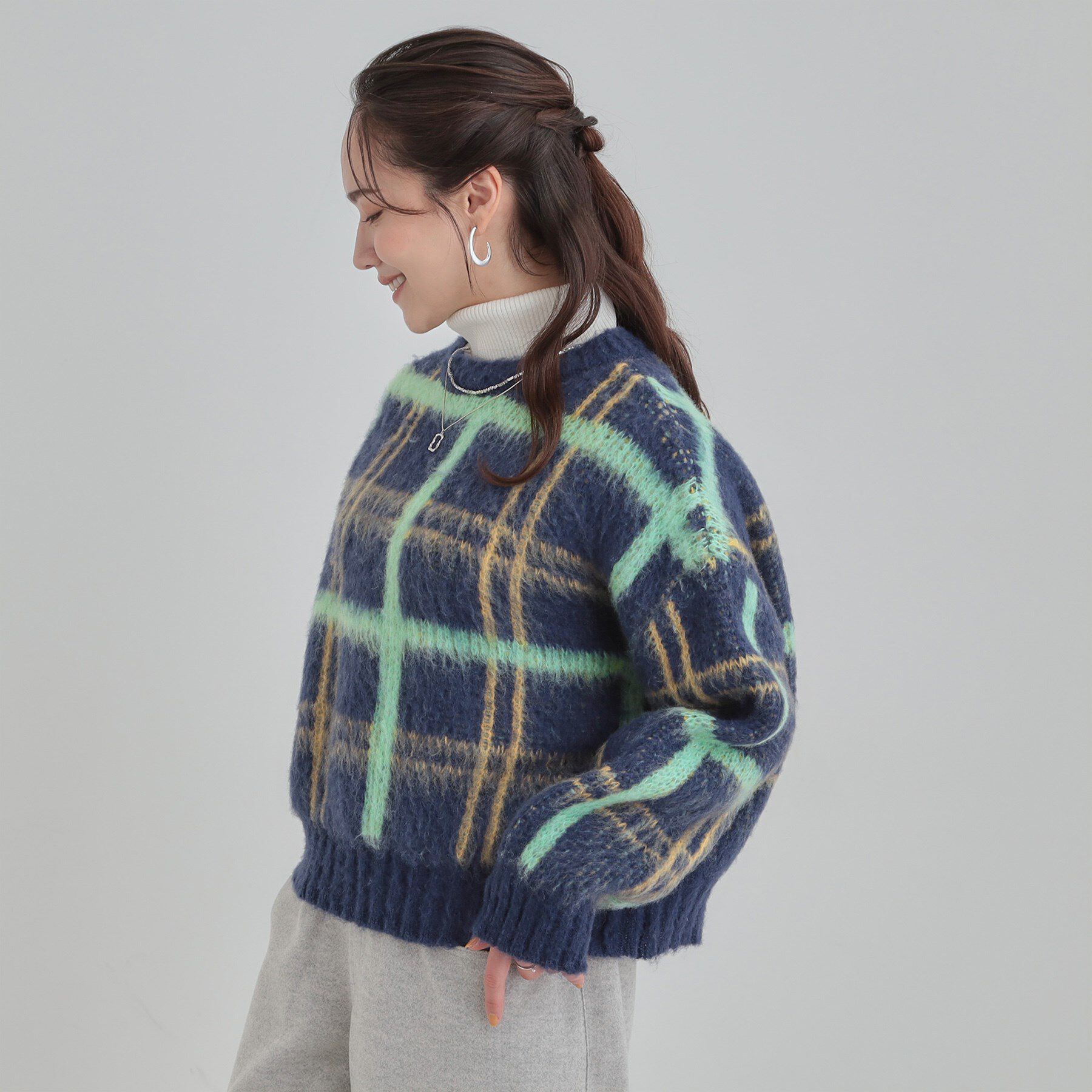 SHOO･LA･RUE「【S-LL】女性らしさ漂う ふわふわチェック柄ニット」|ニット・セーター|