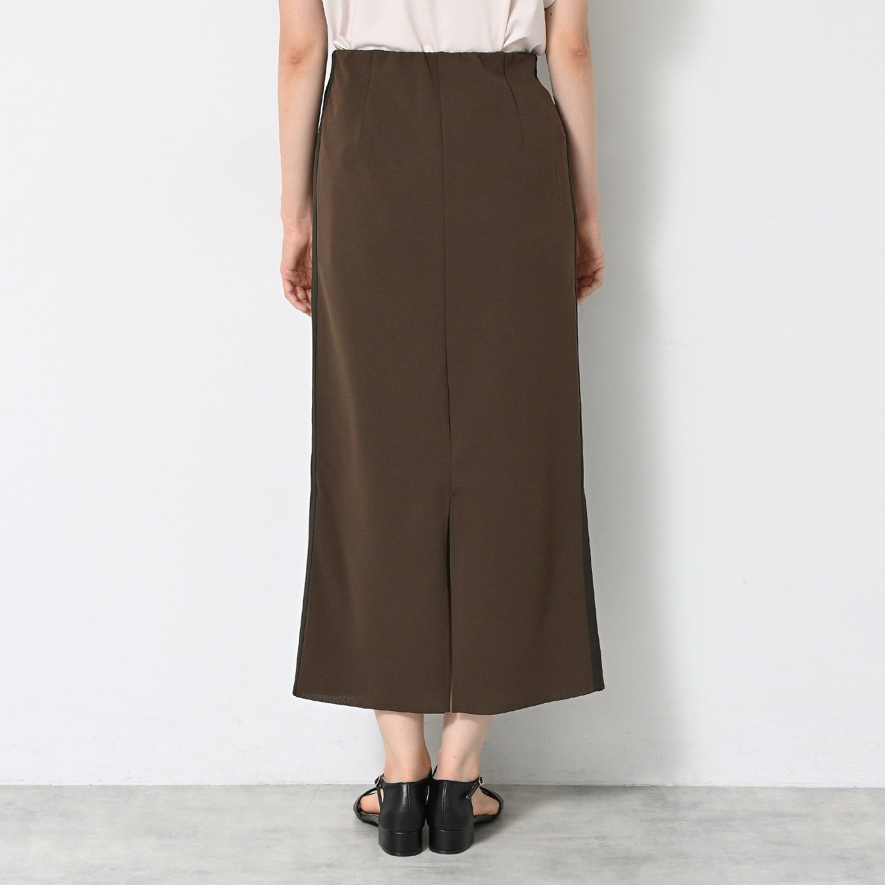 Dessin「【ウエストゴム・洗える】カットジョーゼットライン入りタイトスカート」|スカート|