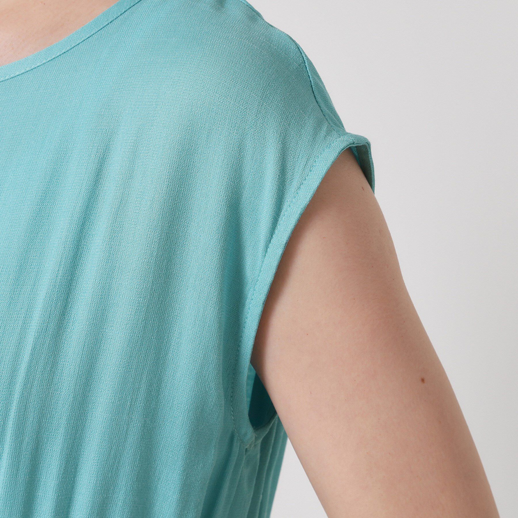 ITS&rsquo;DEMO「【さらりタッチ／手洗い可】強撚スラブブラウジングワンピース」|ワンピース|