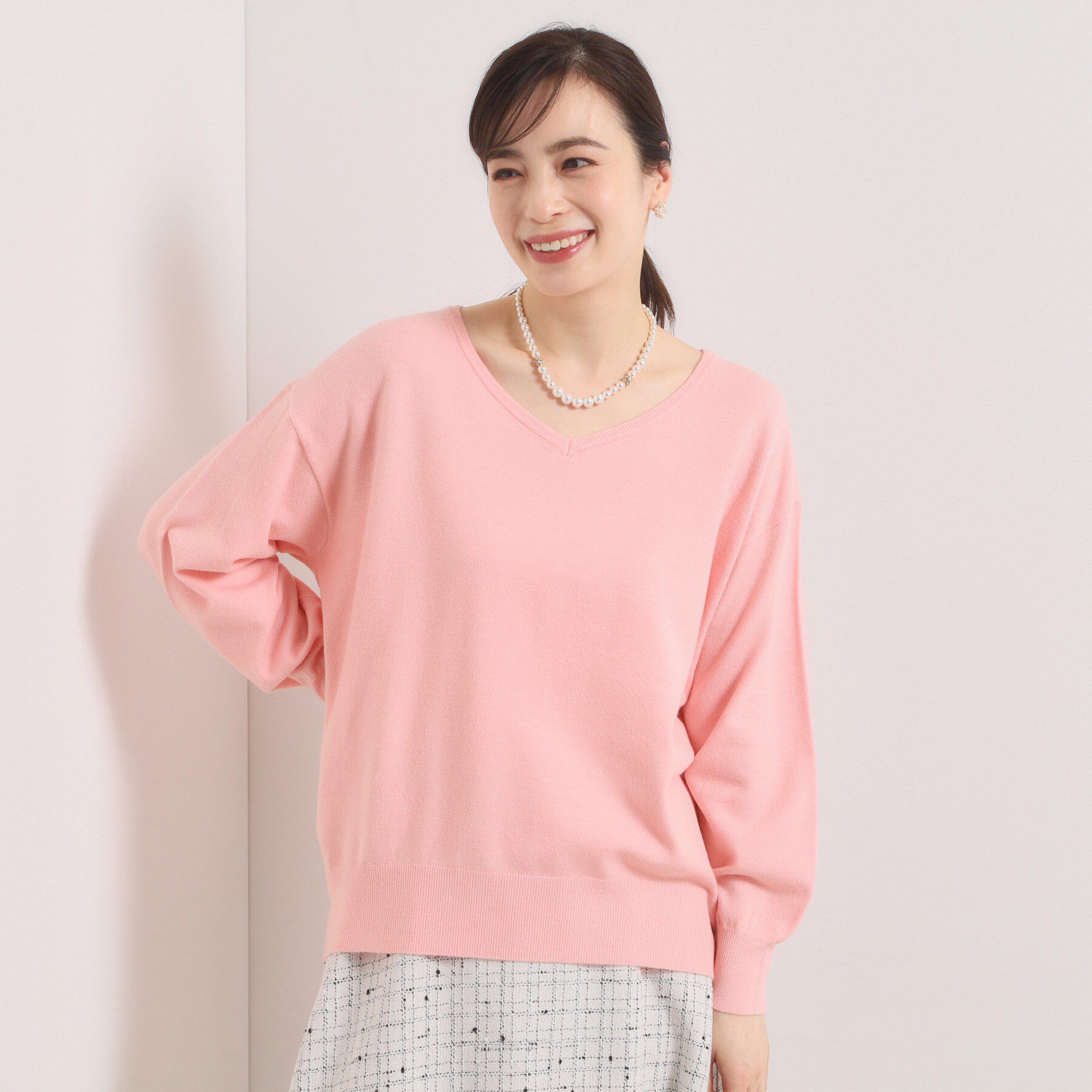 ITS&rsquo;DEMO「【静電気防止／手洗い可】クリーミータッチVネックニット」|ニット・セーター|