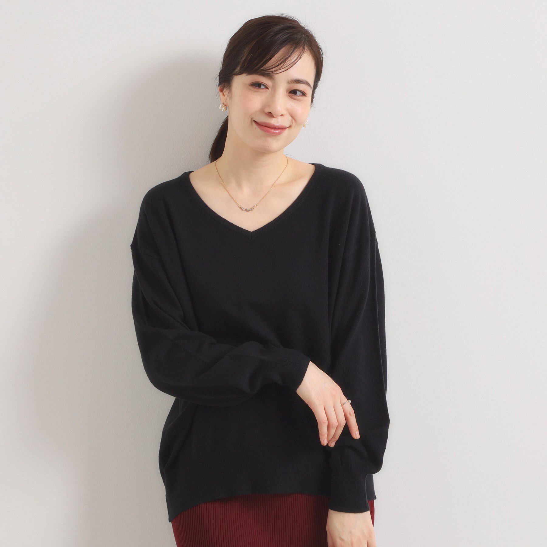 ITS&rsquo;DEMO「【静電気防止／手洗い可】クリーミータッチVネックニット」|ニット・セーター|ブラック(019)