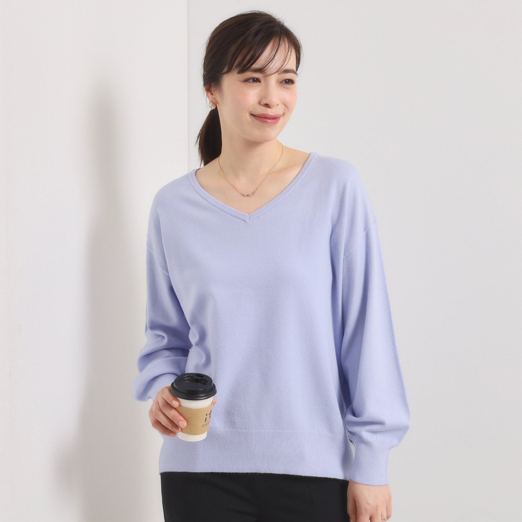 ITS&rsquo;DEMO「【静電気防止／手洗い可】クリーミータッチVネックニット」|ニット・セーター|サックスブルー(09