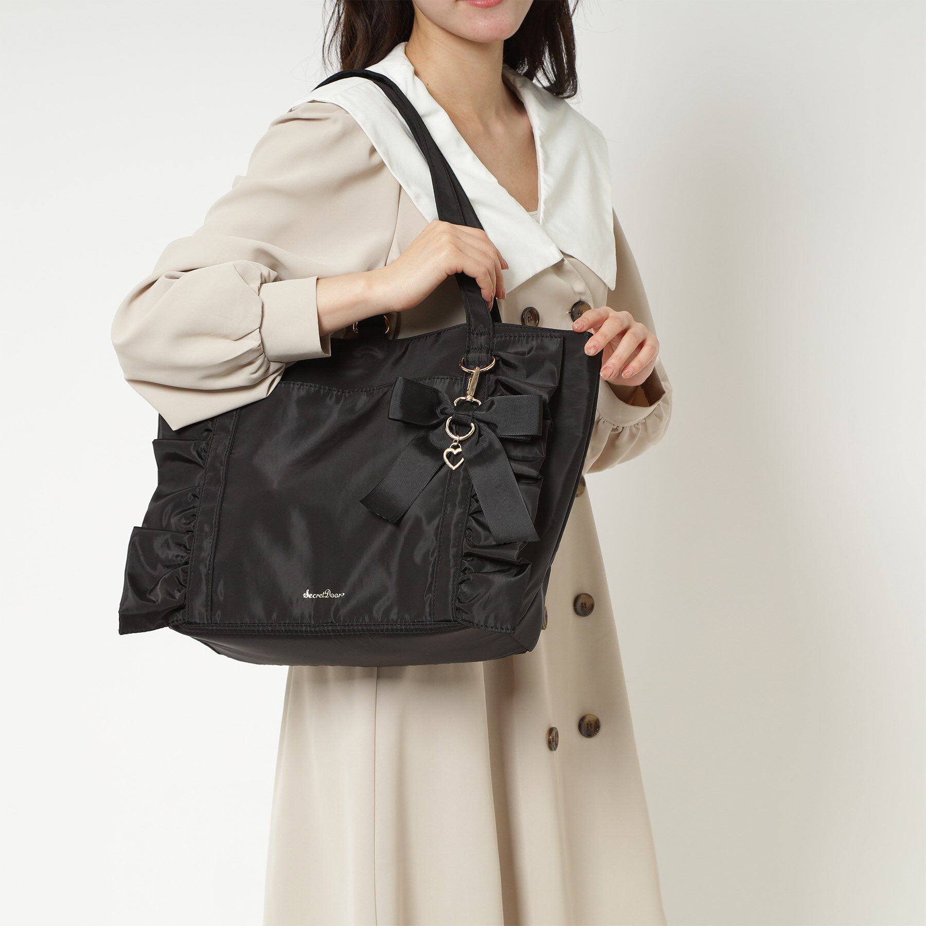 Ober Tashe「【キャリーオンベルト付き】フリルリボントートバッグ」|トートバッグ|