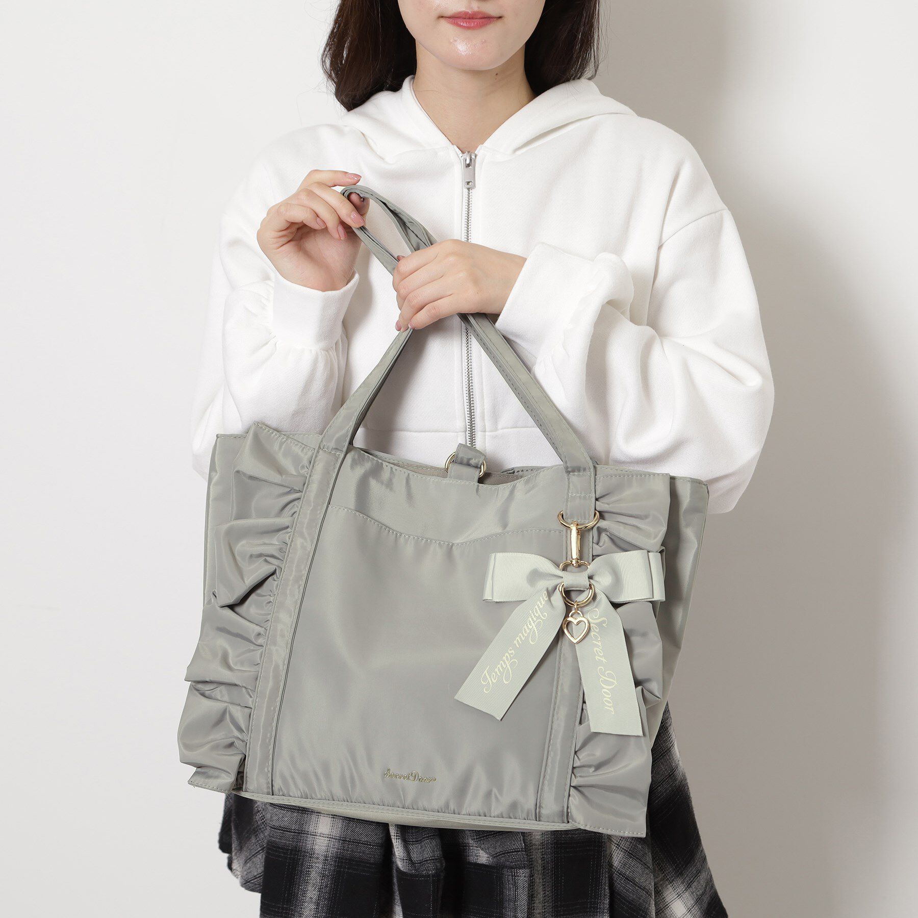 Ober Tashe「【キャリーオンベルト付き】フリルリボントートバッグ」|トートバッグ|