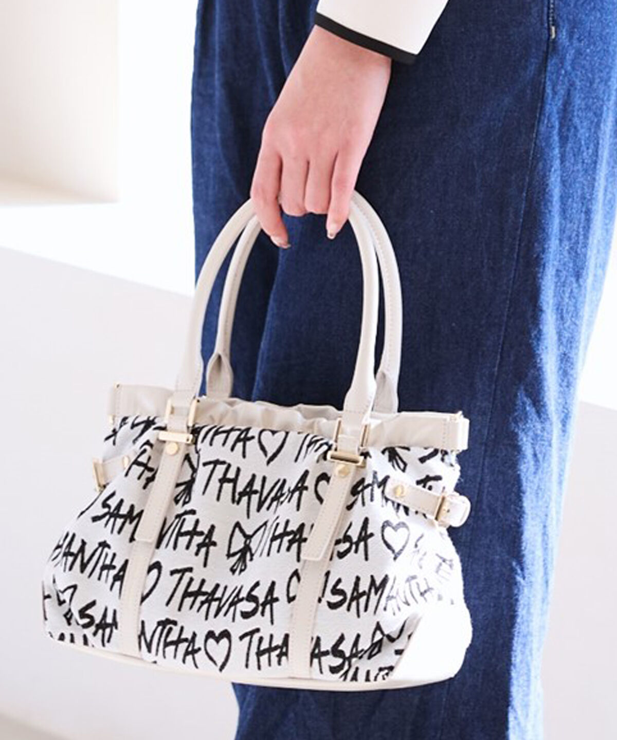 Samantha Thavasa「スクリッタ柄 サマンサ ルプリュ・ミニョン ハンドバッグ[Revival Collection]」|ハンドバッグ|オフホワイト