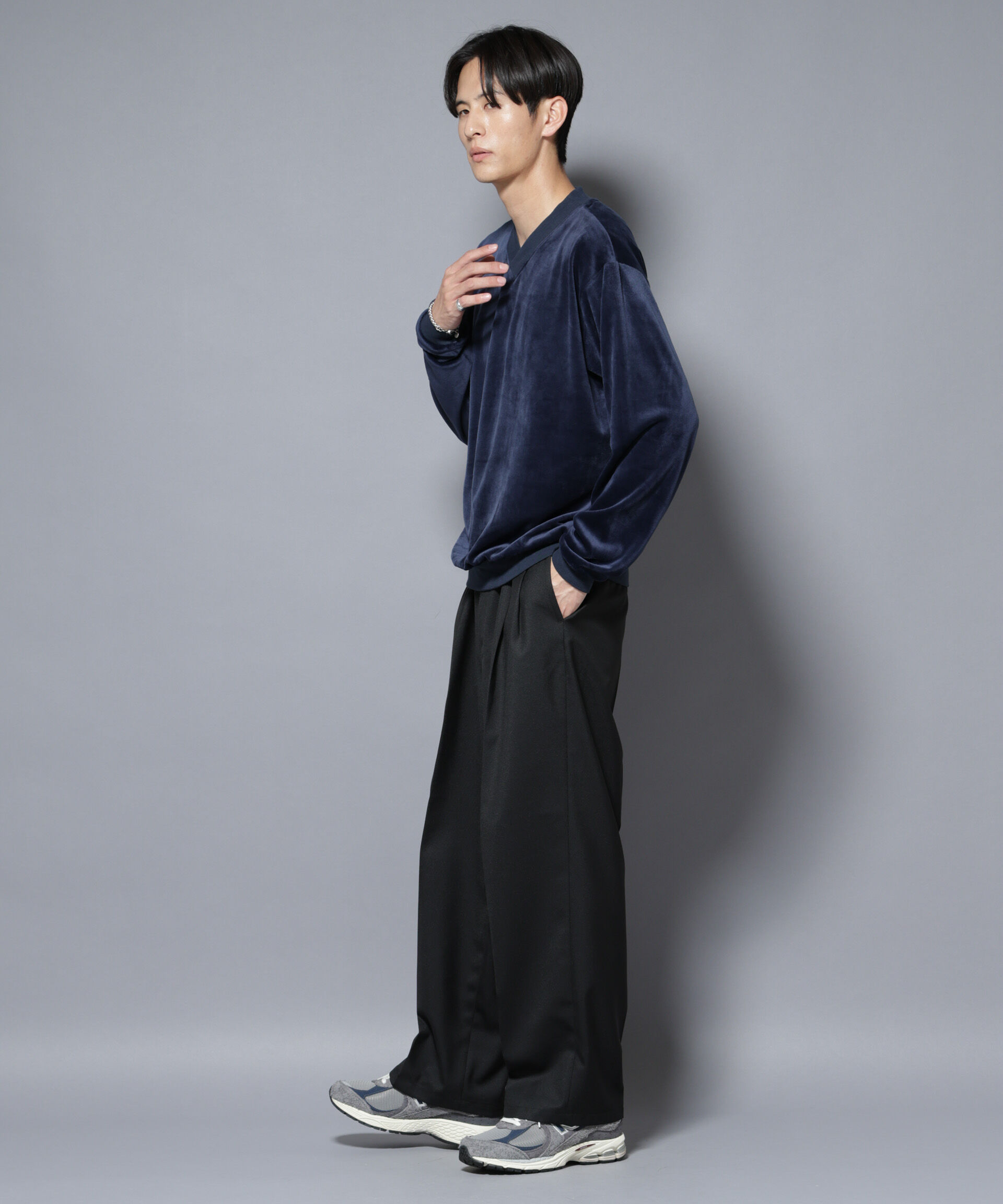 nano･universe「ベロアプルオーバー Vネックスウェット」|Tシャツ・カットソー|