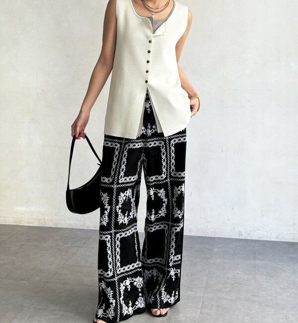  「【WEB限定】エンブロイダリーパンツ」|チノ|