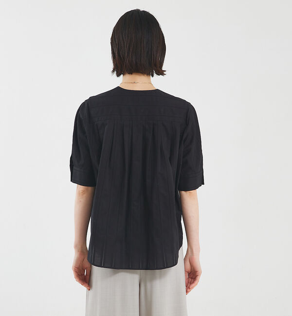 qualite「Vネックタックシャツ」|シャツ・ブラウス|