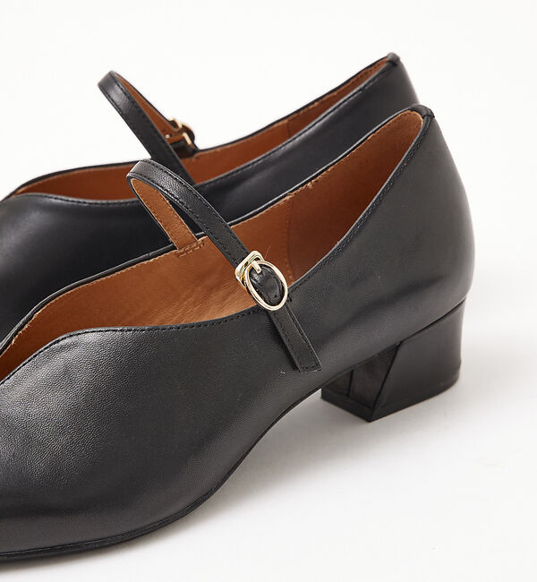 AU BANNISTER「モチーフ付きメリージェーンパンプス」|パンプス|