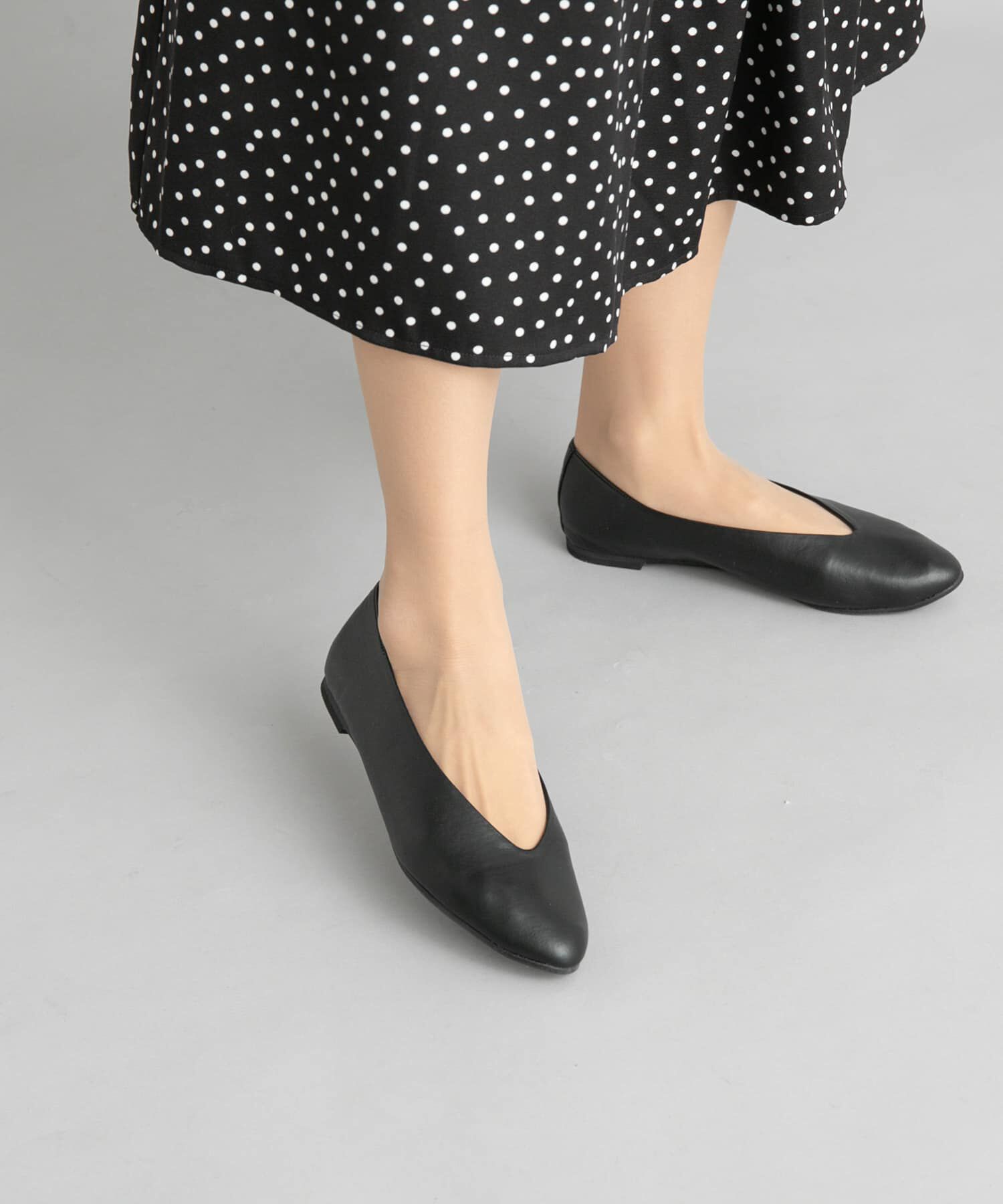 URBAN RESEARCH DOORS「Vカットパンプス」|パンプス|