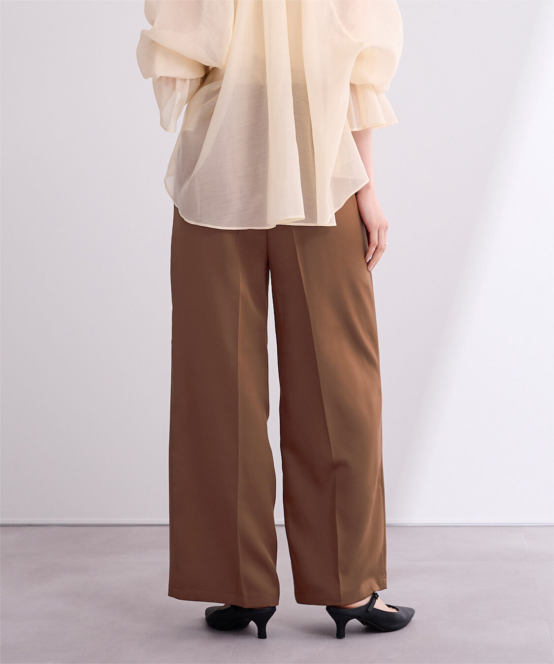 ur's「ワンタックカラーワイドパンツ」|スラックス|