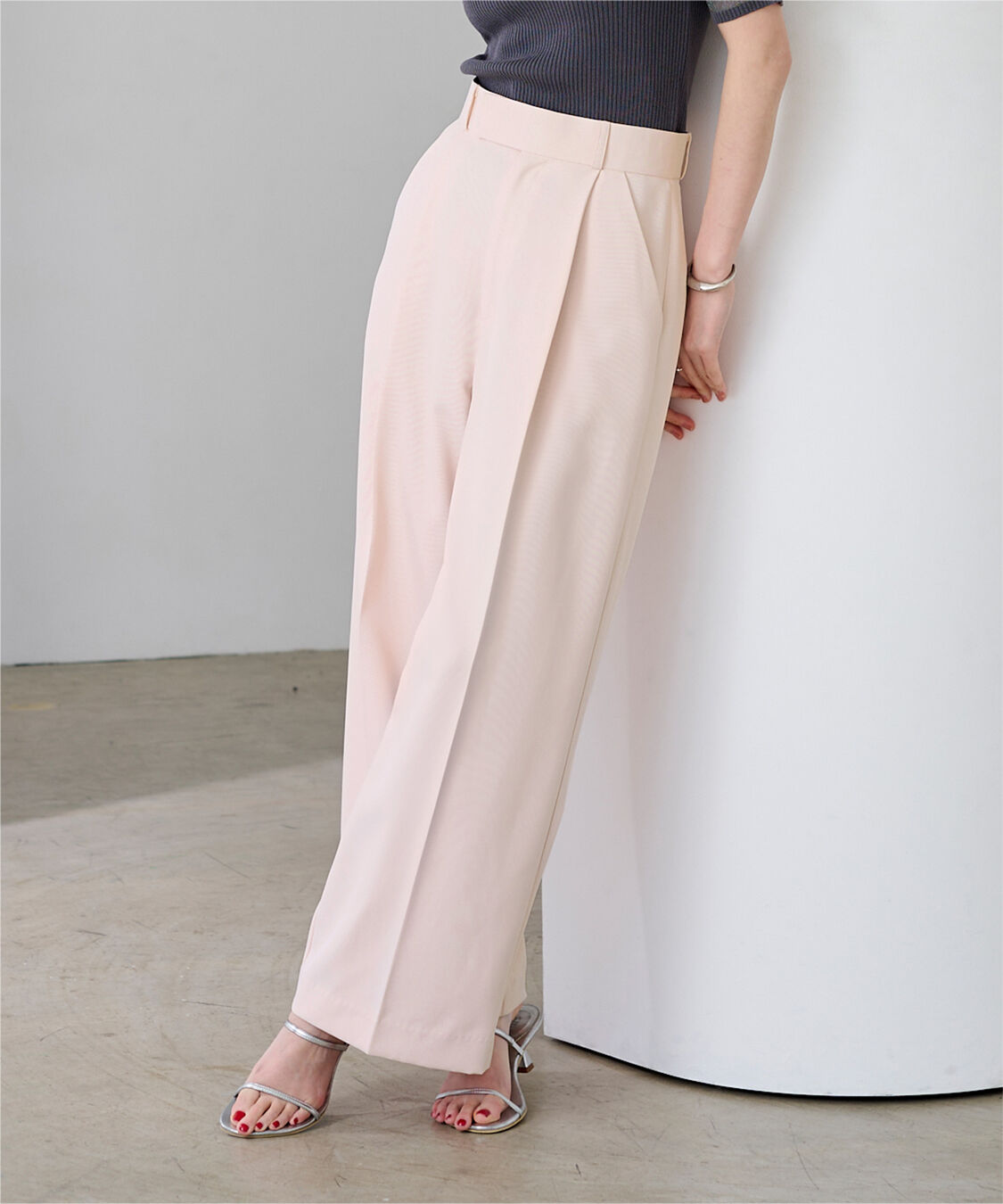 ur's「美シルエットワンタックワイドパンツ」|スラックス|ピンク