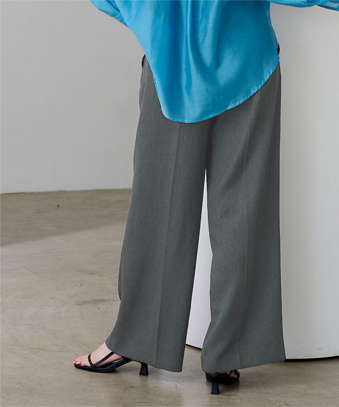 ur's「美シルエットワンタックワイドパンツ」|スラックス|