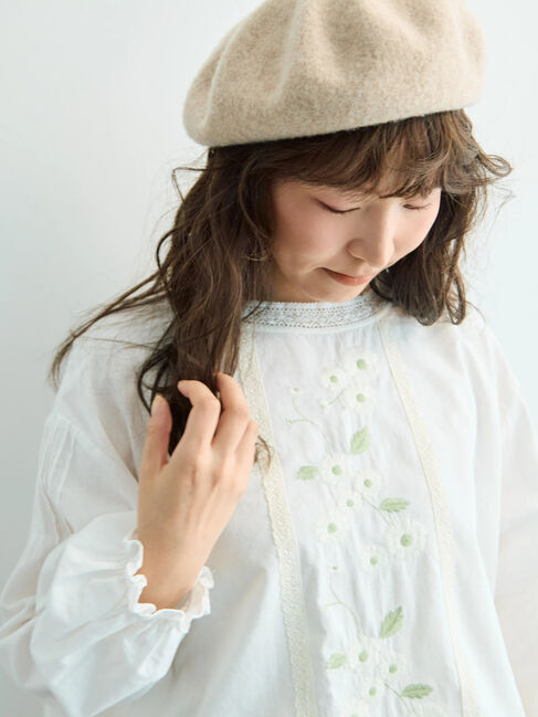 Samansa Mos2「【WEB限定】花柄刺繍ブラウス」|シャツ・ブラウス|キナリ