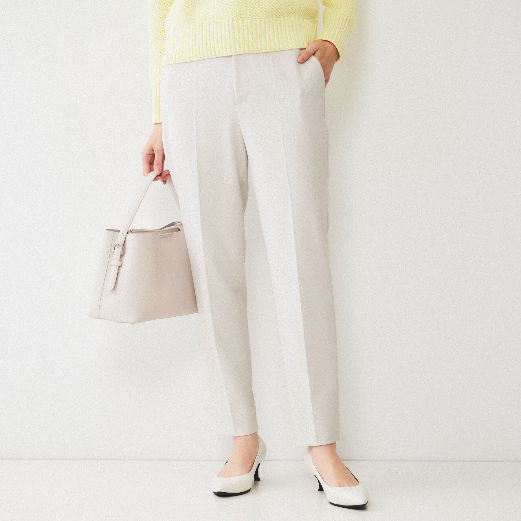 UNTITLED「【後ろウエストゴム/きれいめ】ストレッチ テーパードパンツ」|その他|ライトグレー(011