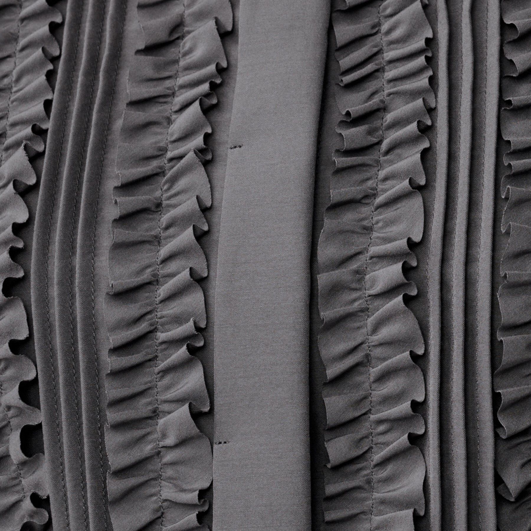 UNTITLED「【1枚で着映え/オンオフ着回し】フリルサテンブラウス」|シャツ・ブラウス|