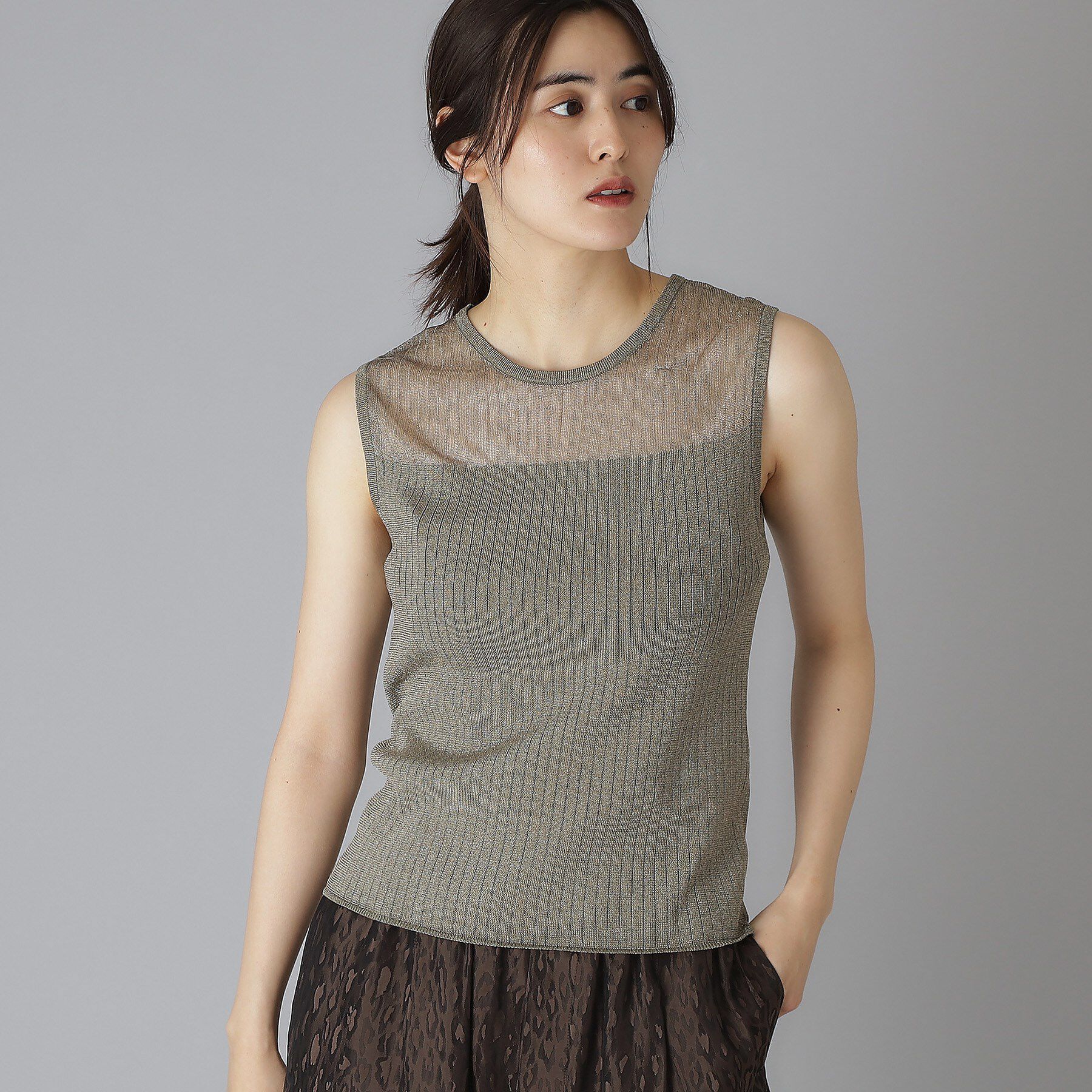 DRESSTERIOR「デコルテシアーノースリーブニット」|ニット・セーター|