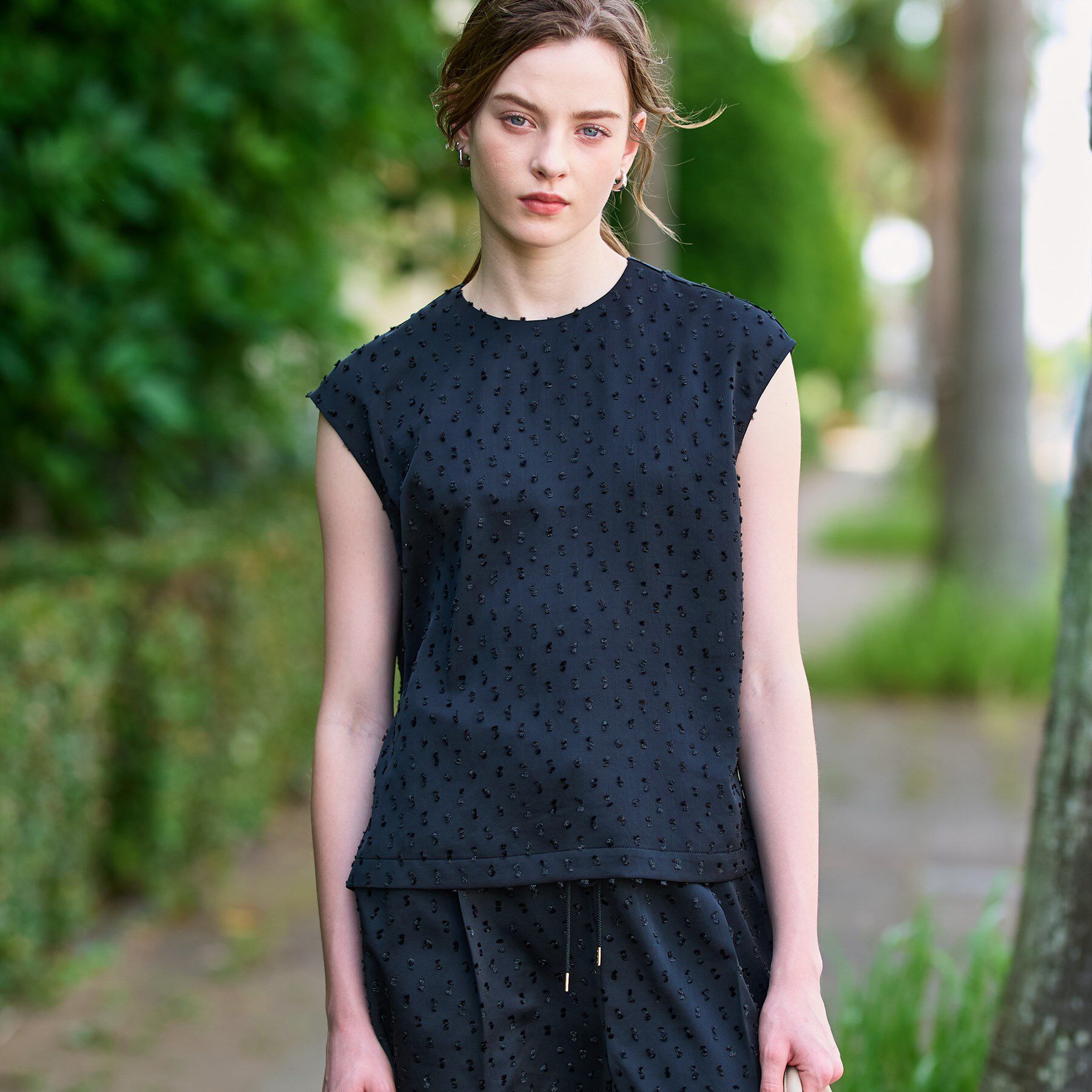 DRESSTERIOR「【セットアップ可/イージーケア】ドビーサテンフレンチスリーブブラウス」|シャツ・ブラウス|ブラック(019)