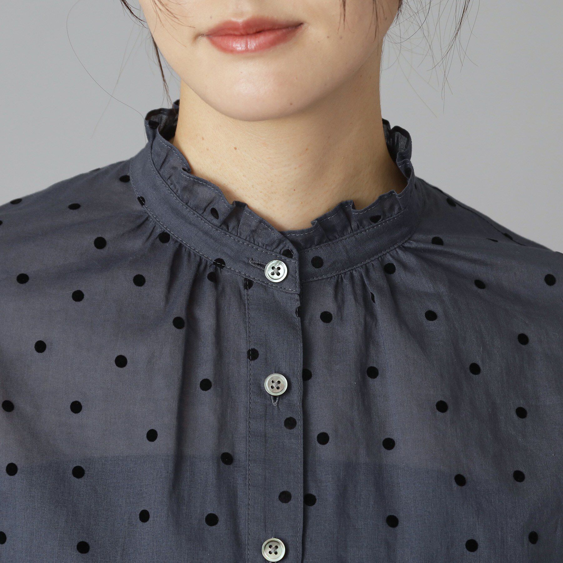 DRESSTERIOR「フロッキードット ボリュームスリーブ ブラウス」|シャツ・ブラウス|