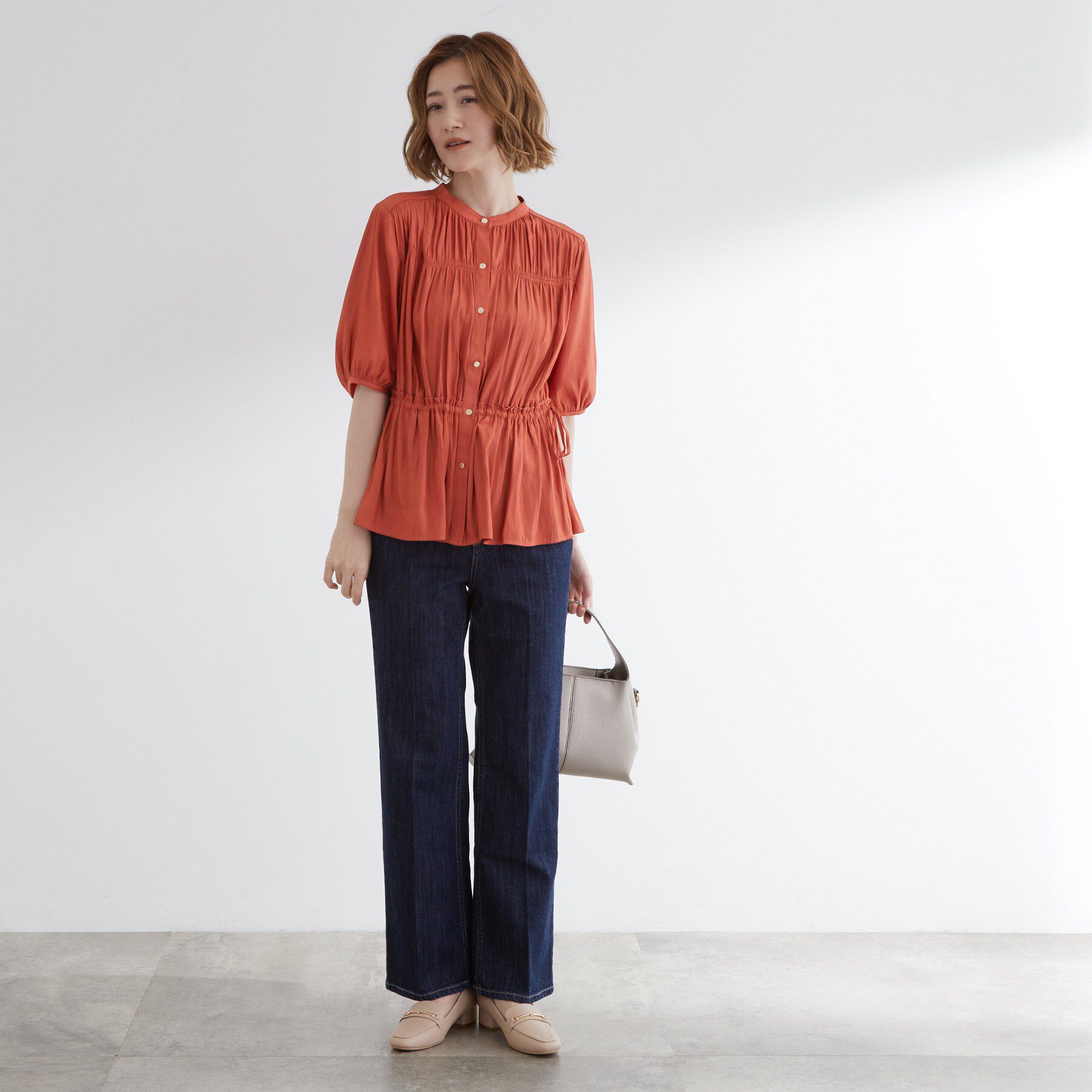 grove「【二の腕/体型カバー】メリハリシルエットが叶うシャーリングブラウス」|シャツ・ブラウス|