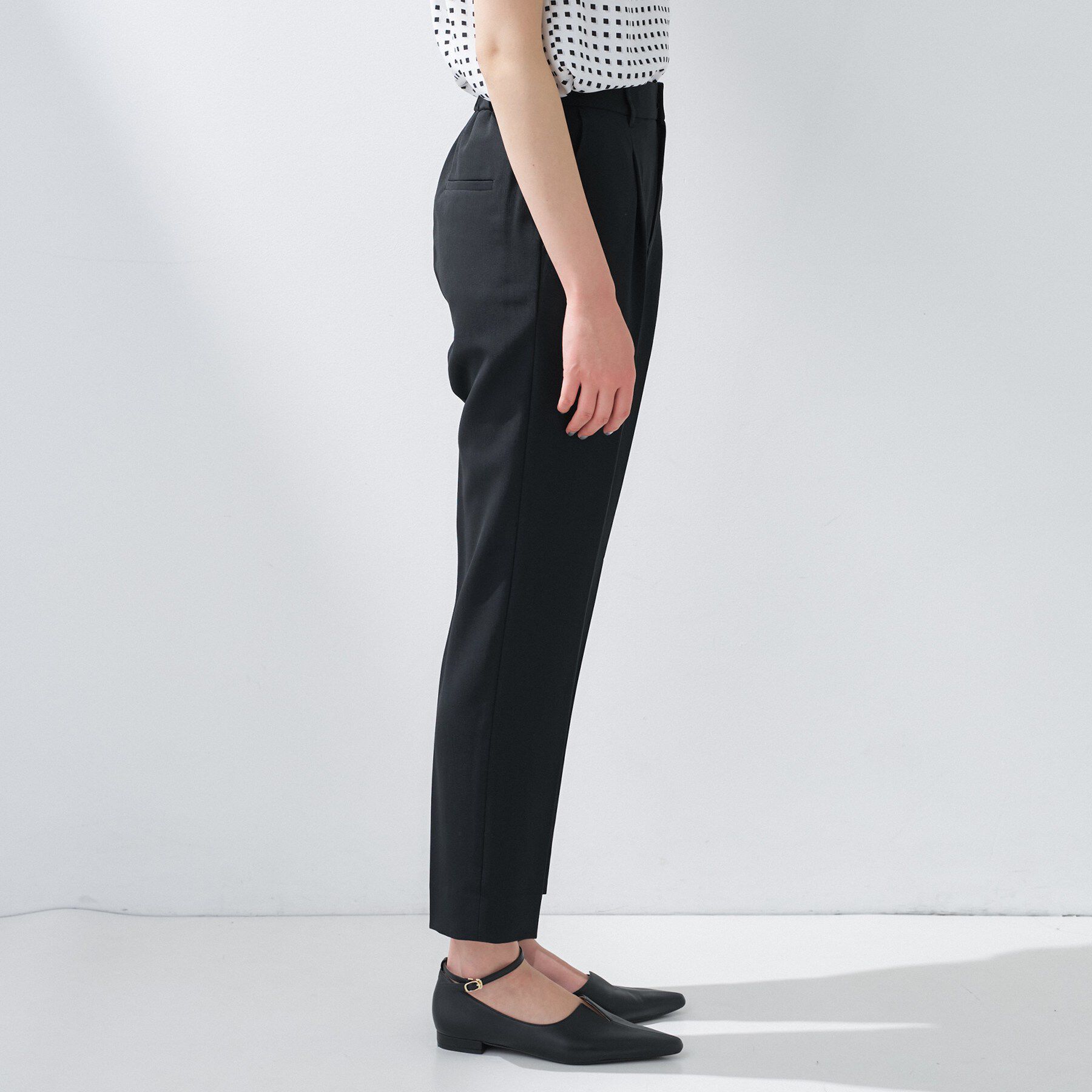 INDIVI「【定番スーツ／UVケア／洗える】ウール調タックテーパードパンツ」|スーツ|