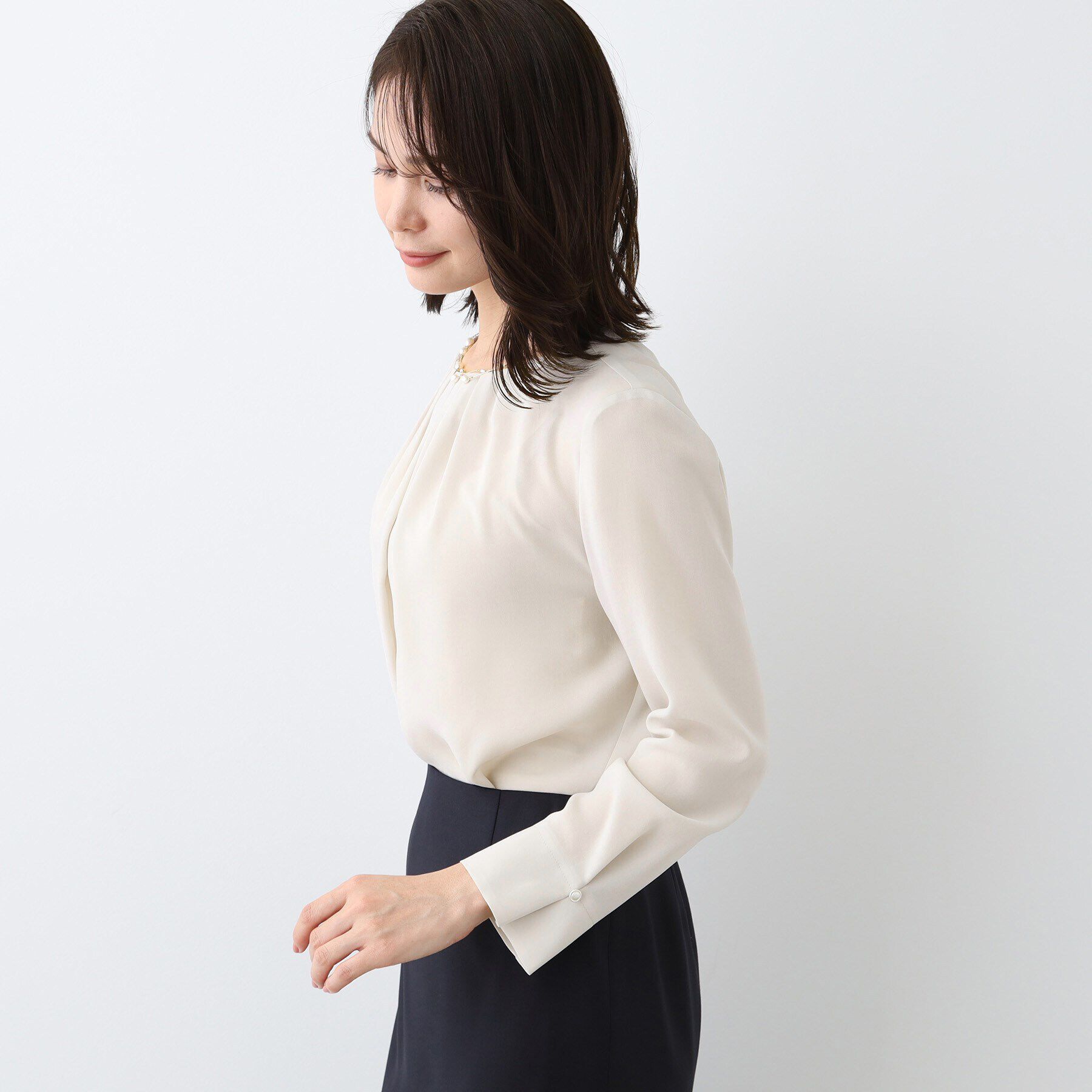 INDIVI「【日本製／トリアセテート混】タックデザインブラウス」|シャツ・ブラウス|