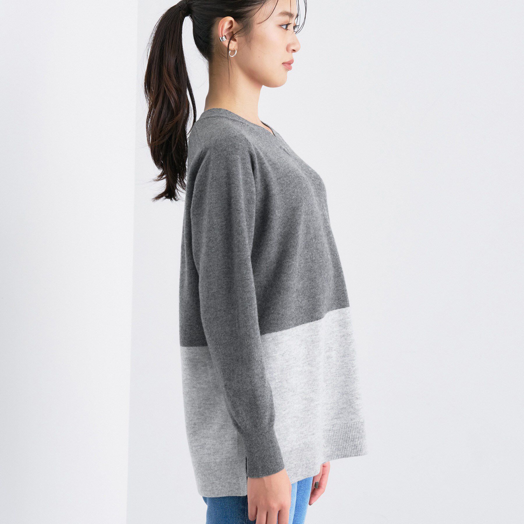 INDIVI「【洗える／チュニック丈／カシミヤ混】スリットデザインVネックニット」|ニット・セーター|