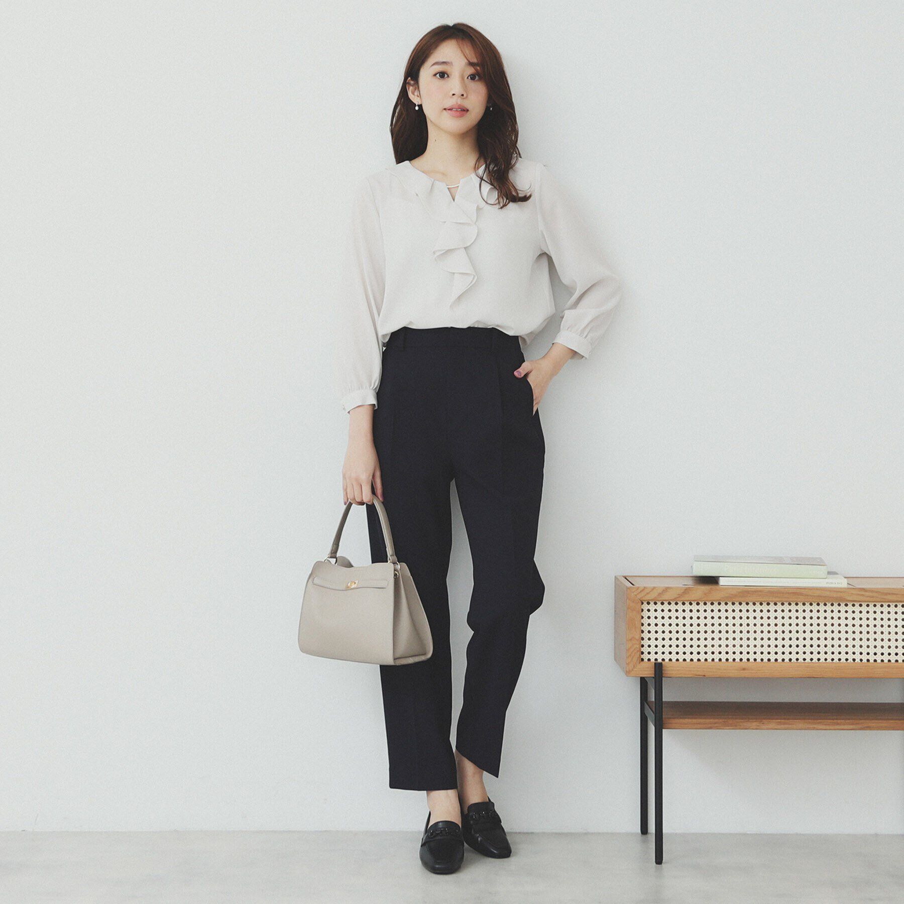 index「フリルバーデザインブラウス【洗濯機洗い可/イージーアイロン/防シワ】」|シャツ・ブラウス|