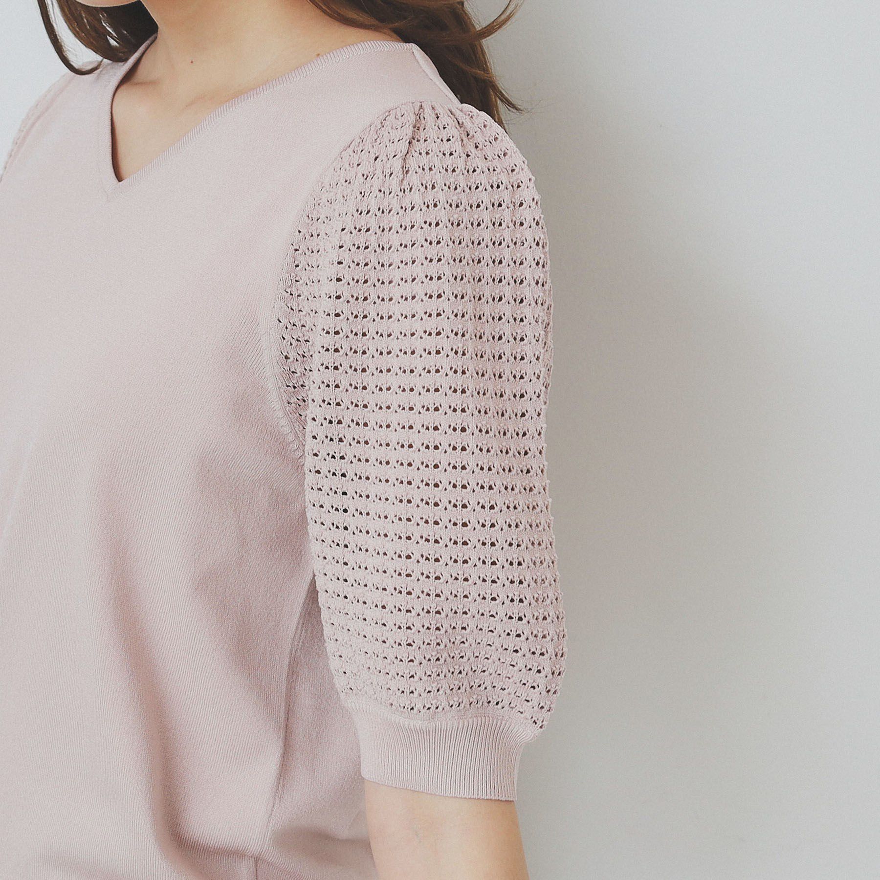 index「《5色展開》柄編みスリーブVネックニット【洗濯機洗い可】」|ニット・セーター|