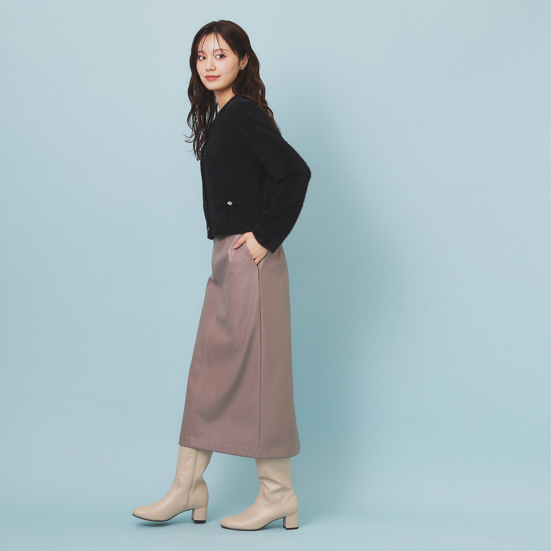 index「フェザーヤーンフラワーボタンカーディガン【洗濯機OK】」|カーディガン|