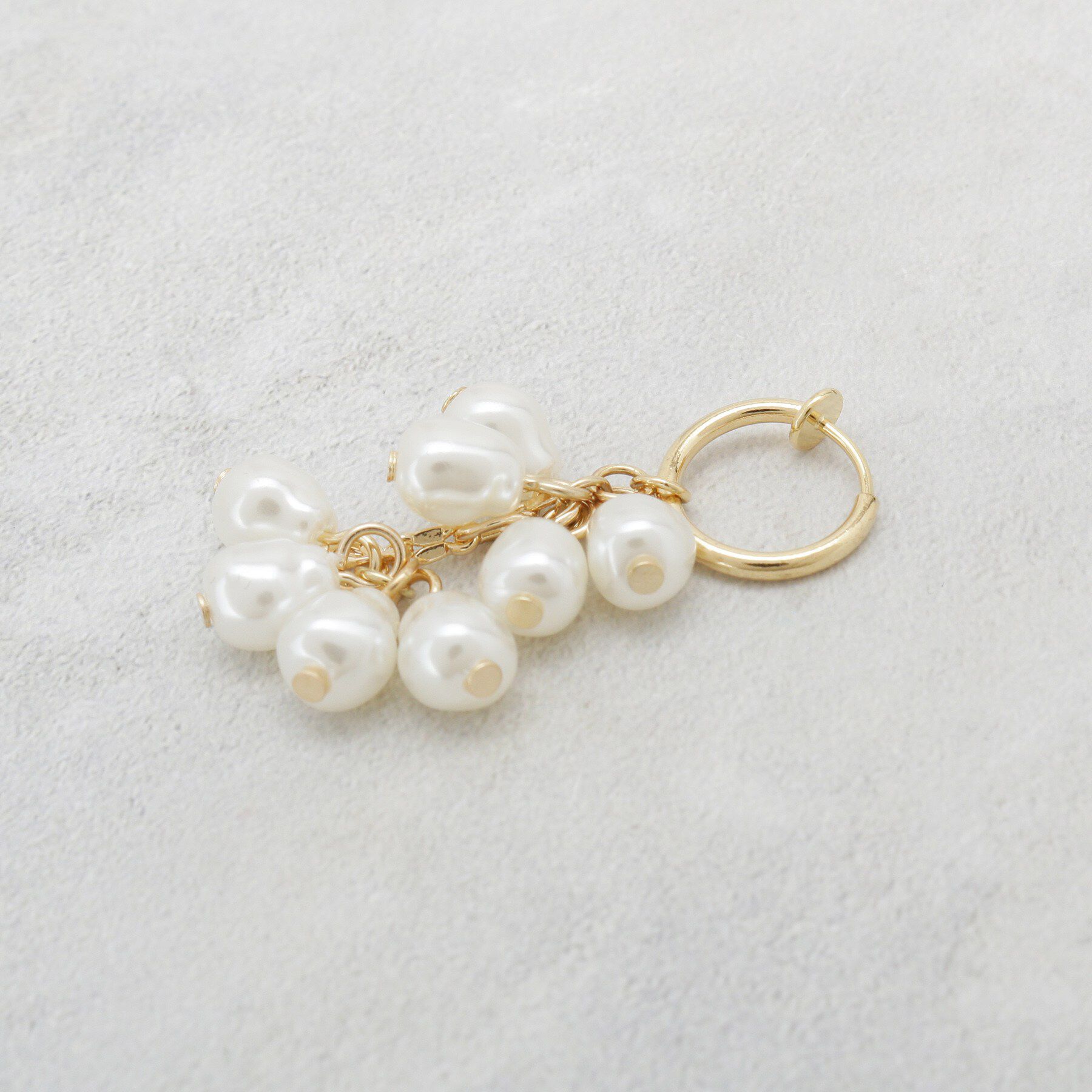 OPAQUE.CLIP「フェイクパールしゃらしゃらイヤリング」|イヤリング|