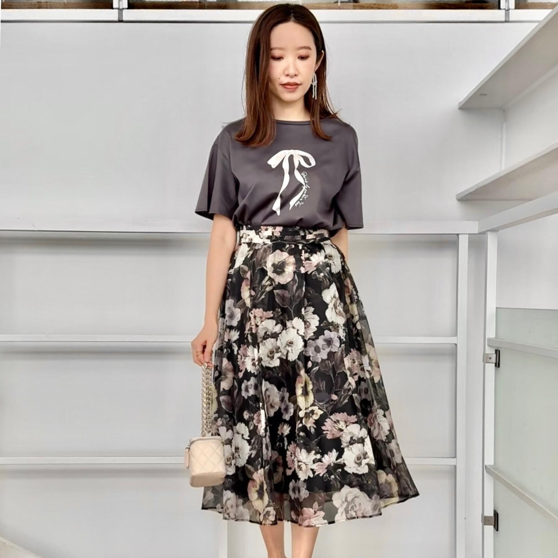 Couture broach「【マシンウォッシャブル・接触冷感・UV機能】60リボンロゴプリント フレアーT」|Tシャツ・カットソー|