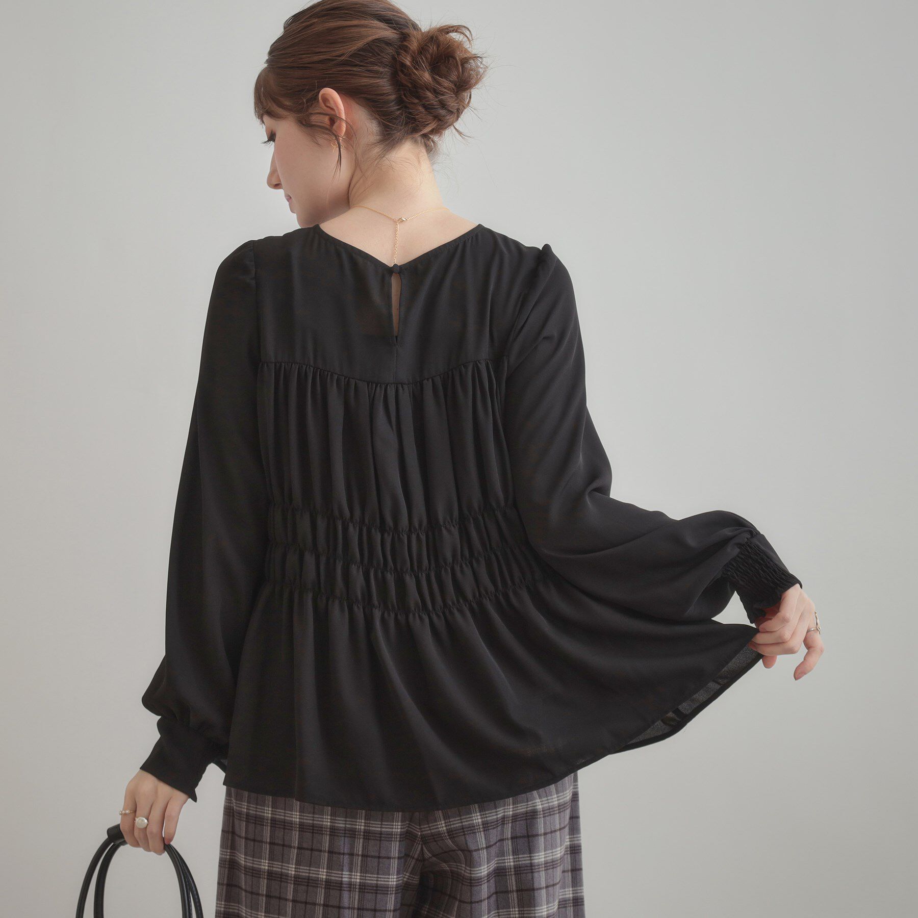 Couture broach「【マシンウォッシャブル・きれいめ・通勤】シャーリングチュニックブラウス」|シャツ・ブラウス|