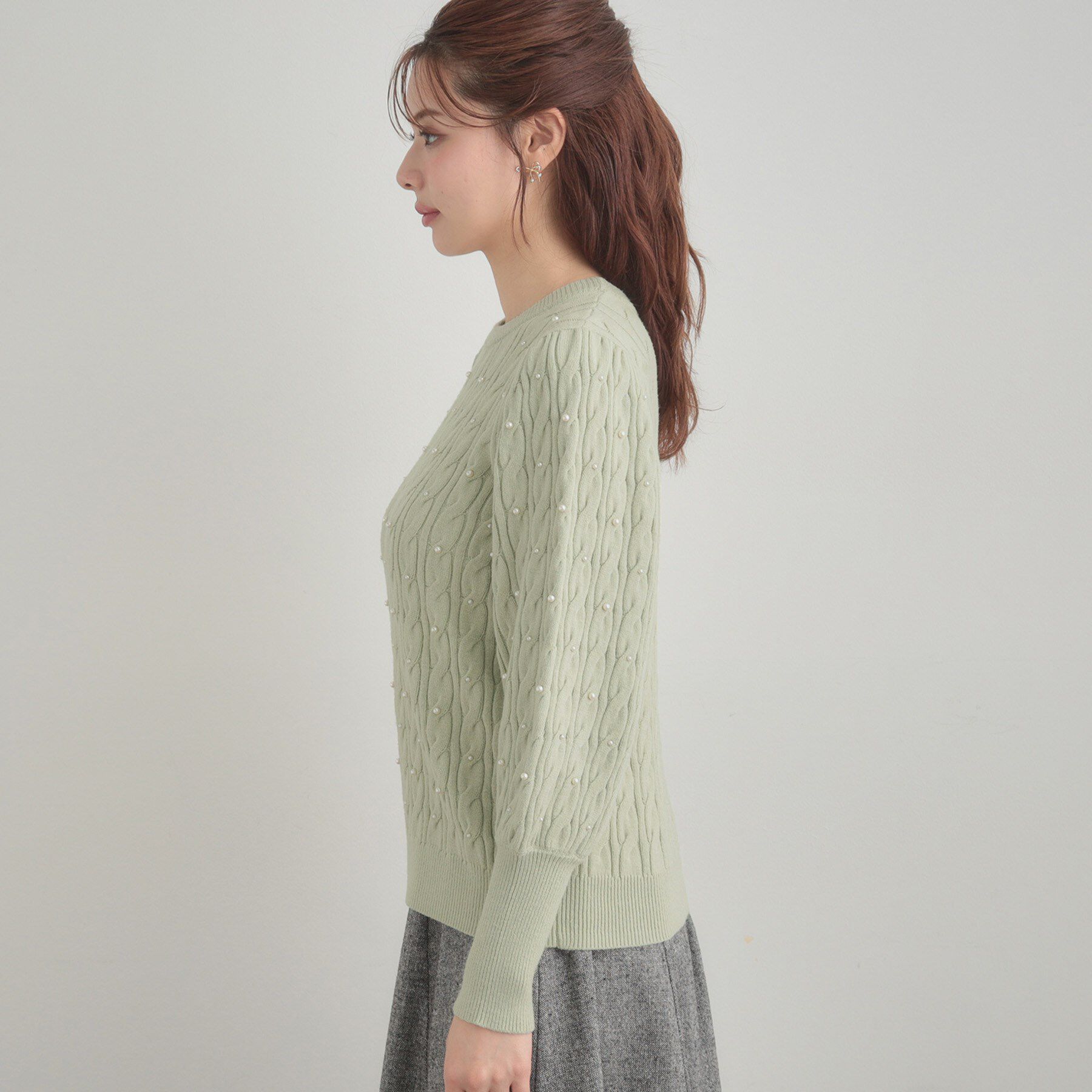Couture broach「【華やぎ・一枚で着映え】ケーブルパール調ニット」|ニット・セーター|