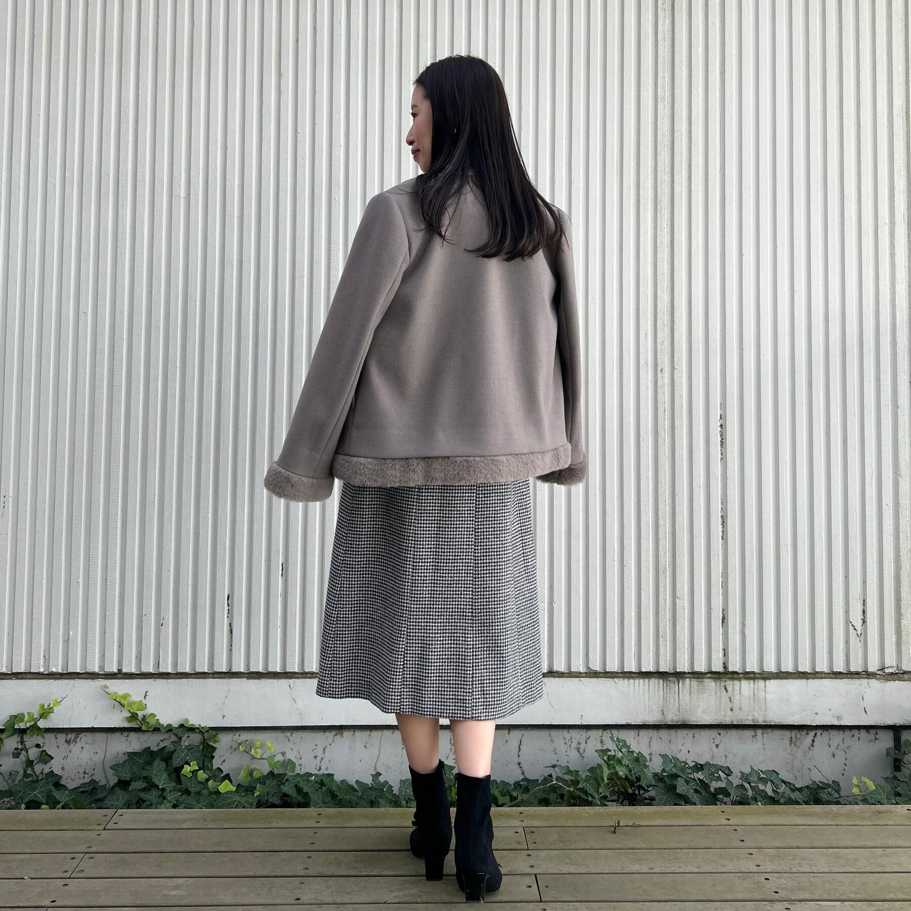 Couture broach「【大人レディ・フェイクファー取り外し可能】ケープ風ショートコート」|ノーカラーコート|