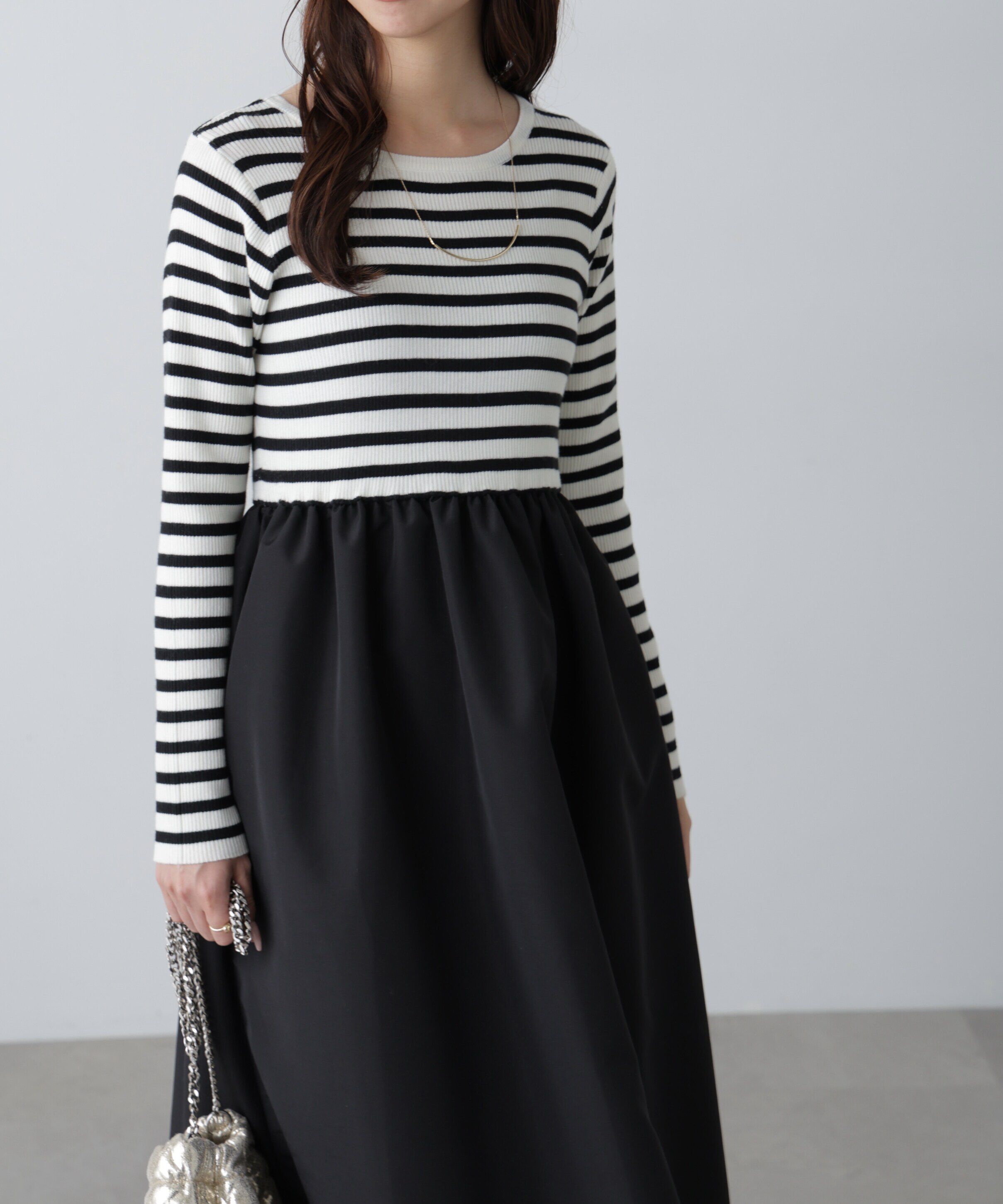  「布帛ドッキングクルーネックワンピース」|ワンピース|