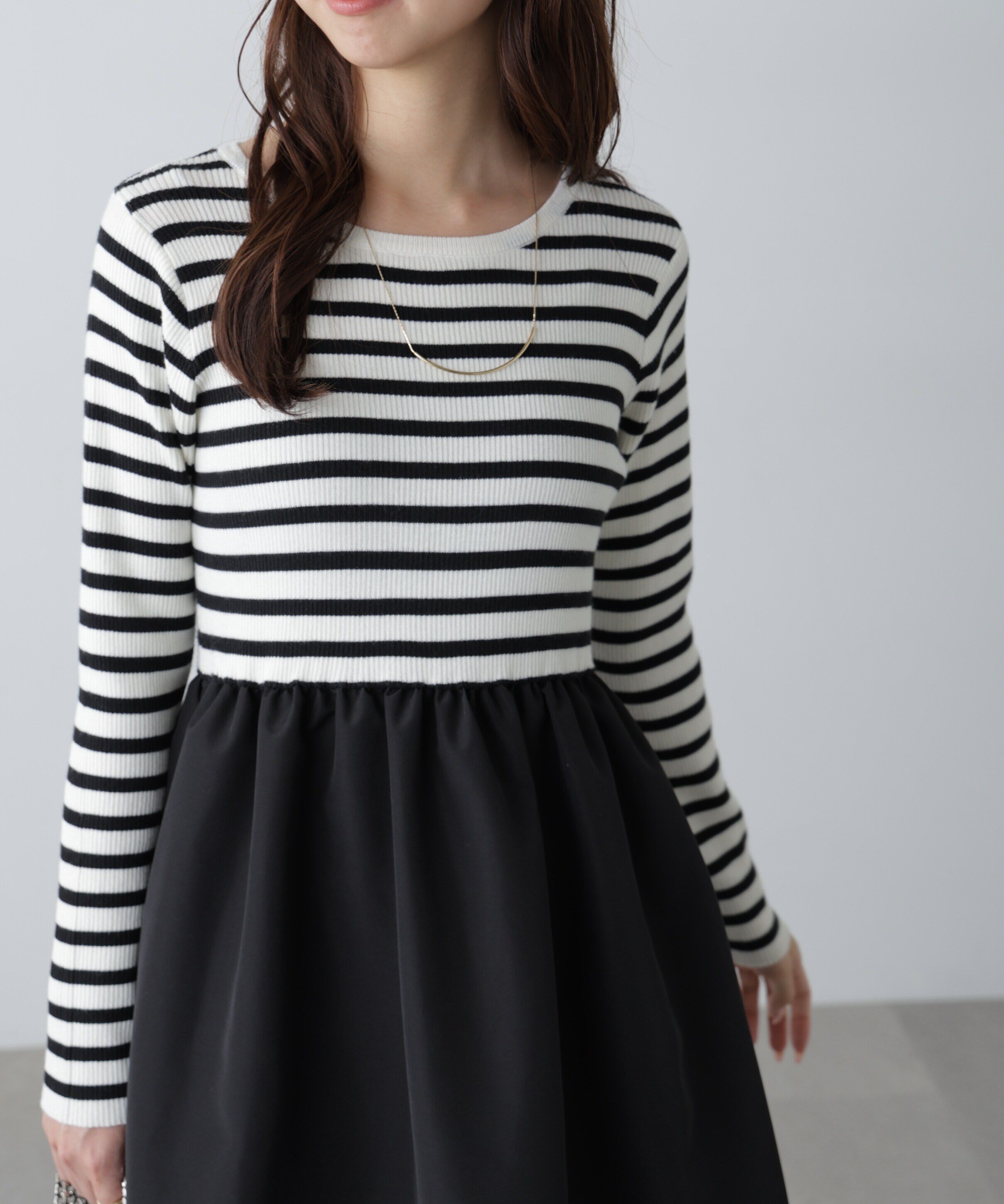  「布帛ドッキングクルーネックワンピース」|ワンピース|