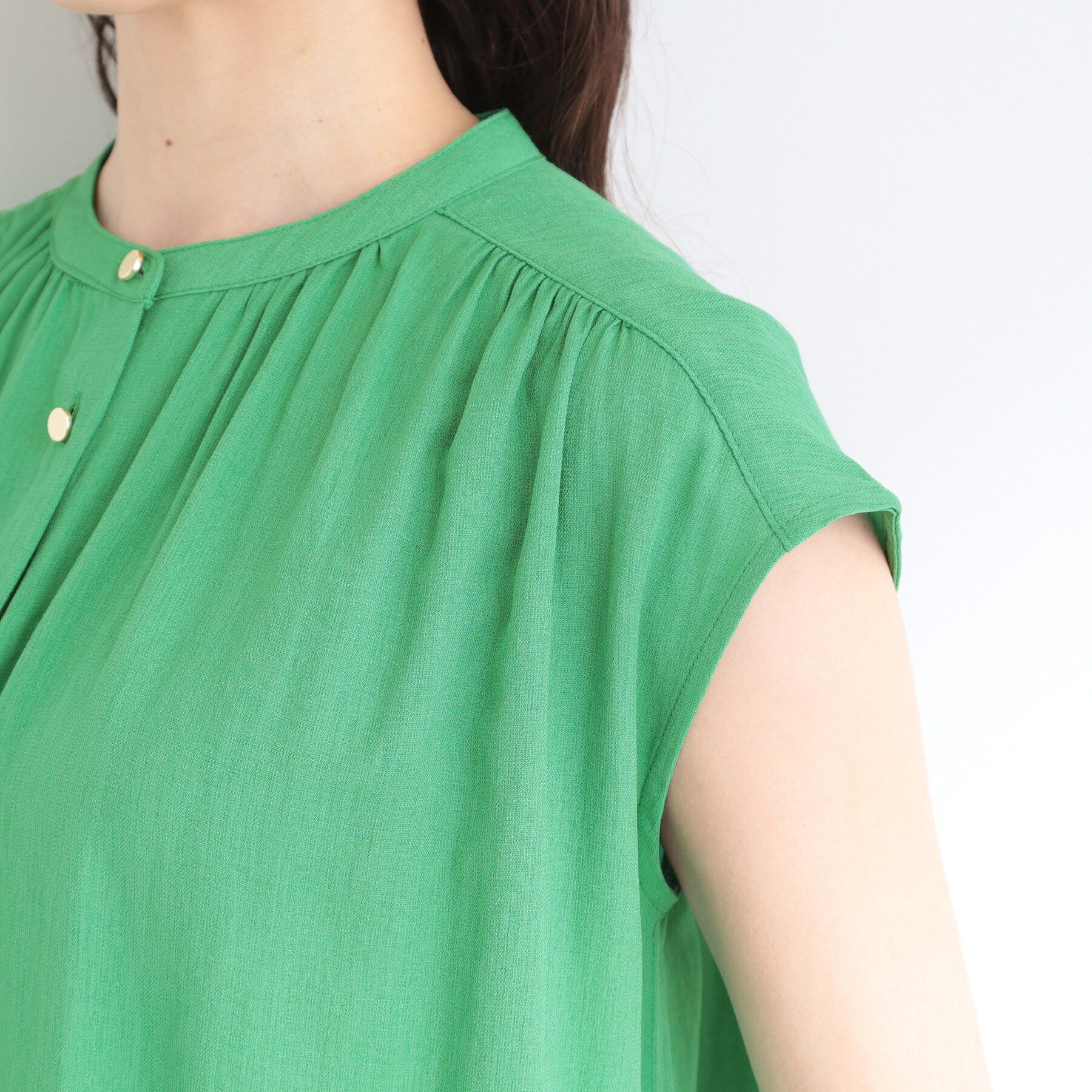 SHOO･LA･RUE「【S-LL/洗濯後しわになりにくい】上品にきれい見え スラブギャザーブラウス」|シャツ・ブラウス|