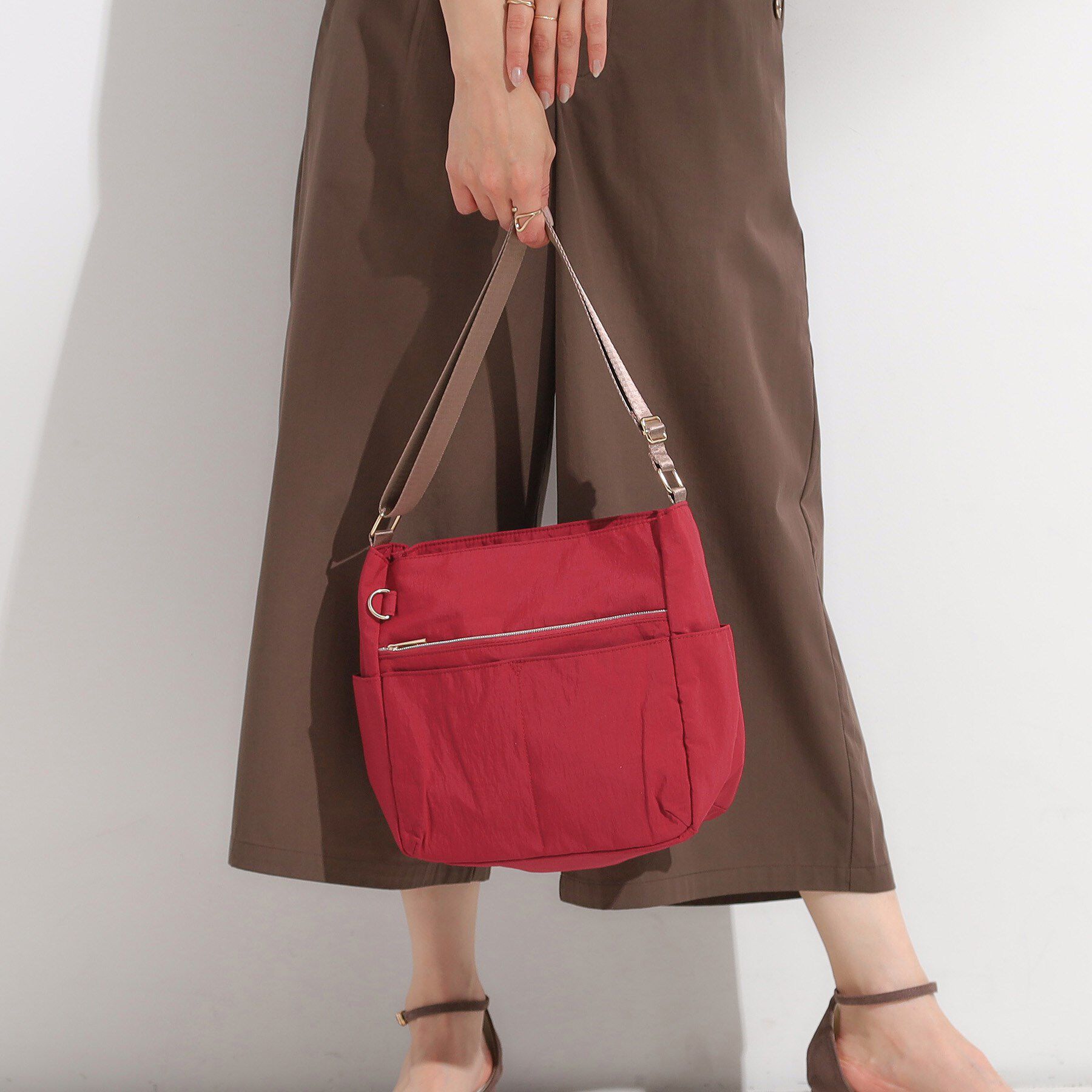 SHOO･LA･RUE「【撥水】10ポケットショルダーバッグ」|ショルダー・メッセンジャー|レッド(063)