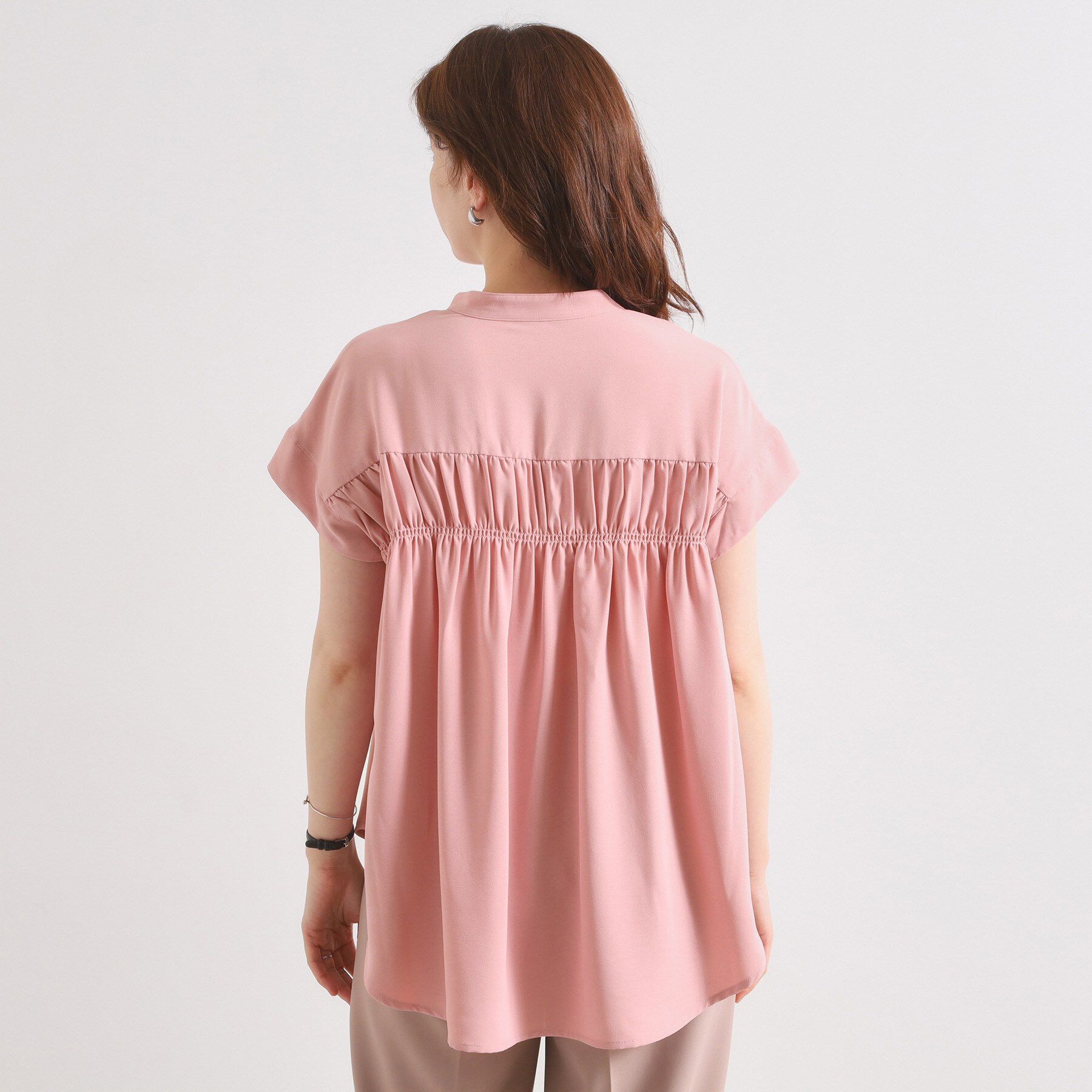 ITS&rsquo;DEMO「【接触冷感／手洗い可】バックギャザーブラウス」|シャツ・ブラウス|