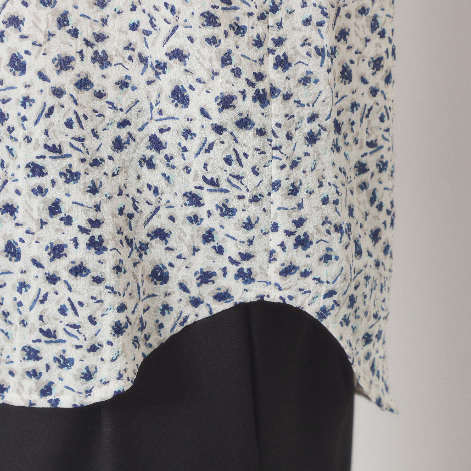 ITS&rsquo;DEMO「【洗濯機OK】シャーリング小花ブラウス」|シャツ・ブラウス|