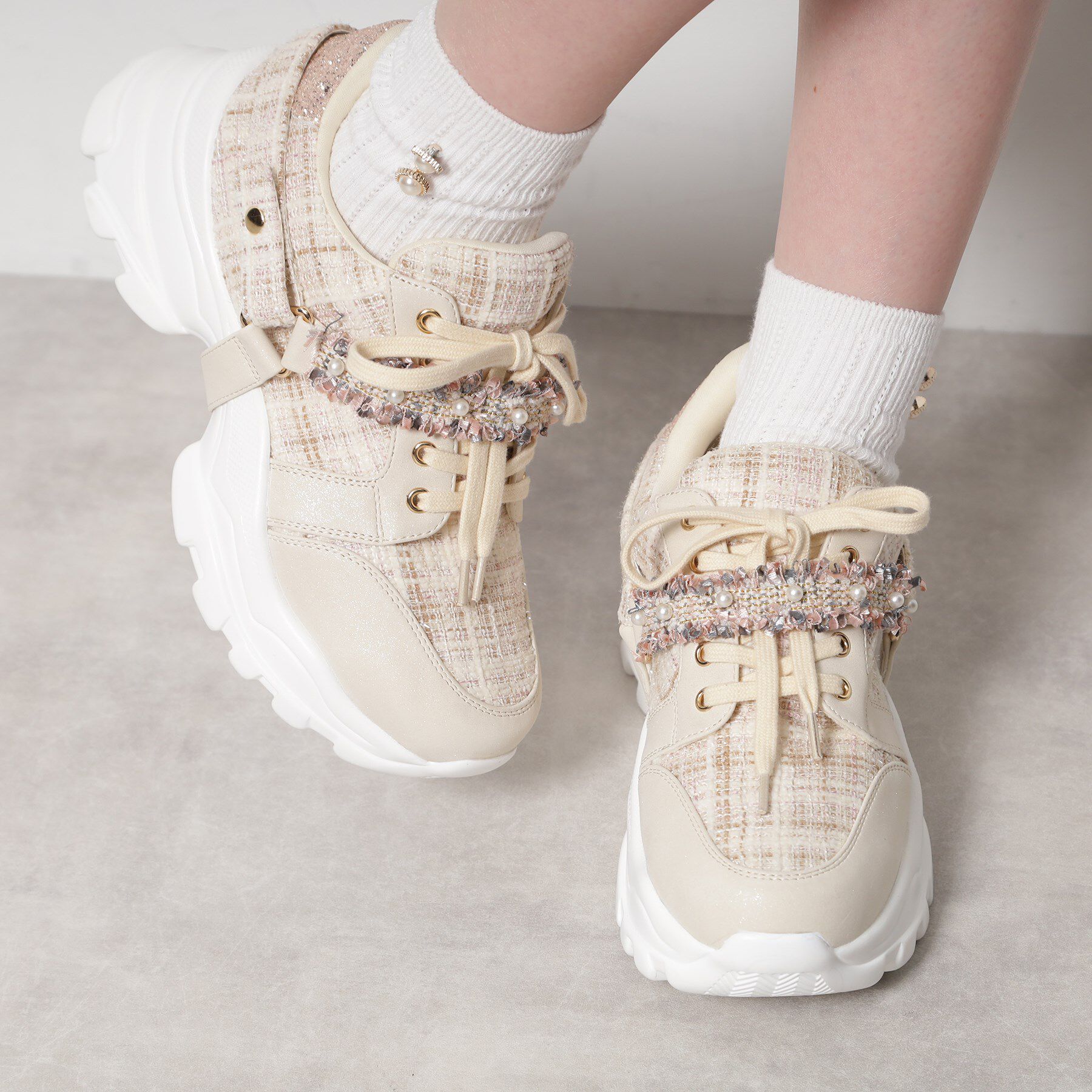 ESPERANZA「フリル&times;パール調ベルトツイードスニーカー」|スニーカー|