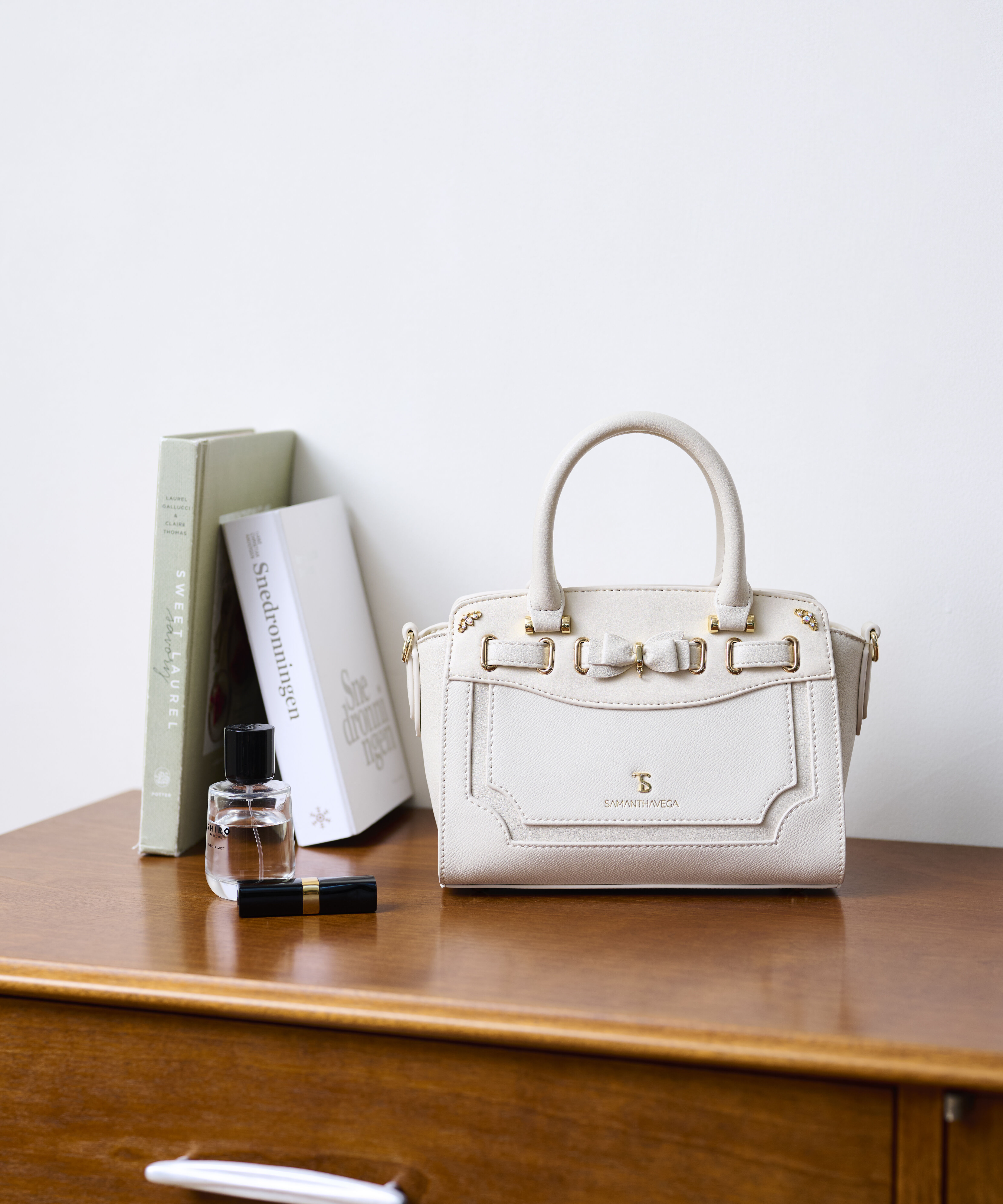 Samantha Vega「フロントリボンベルトショルダーバッグ」|ショルダー・メッセンジャー|オフホワイト