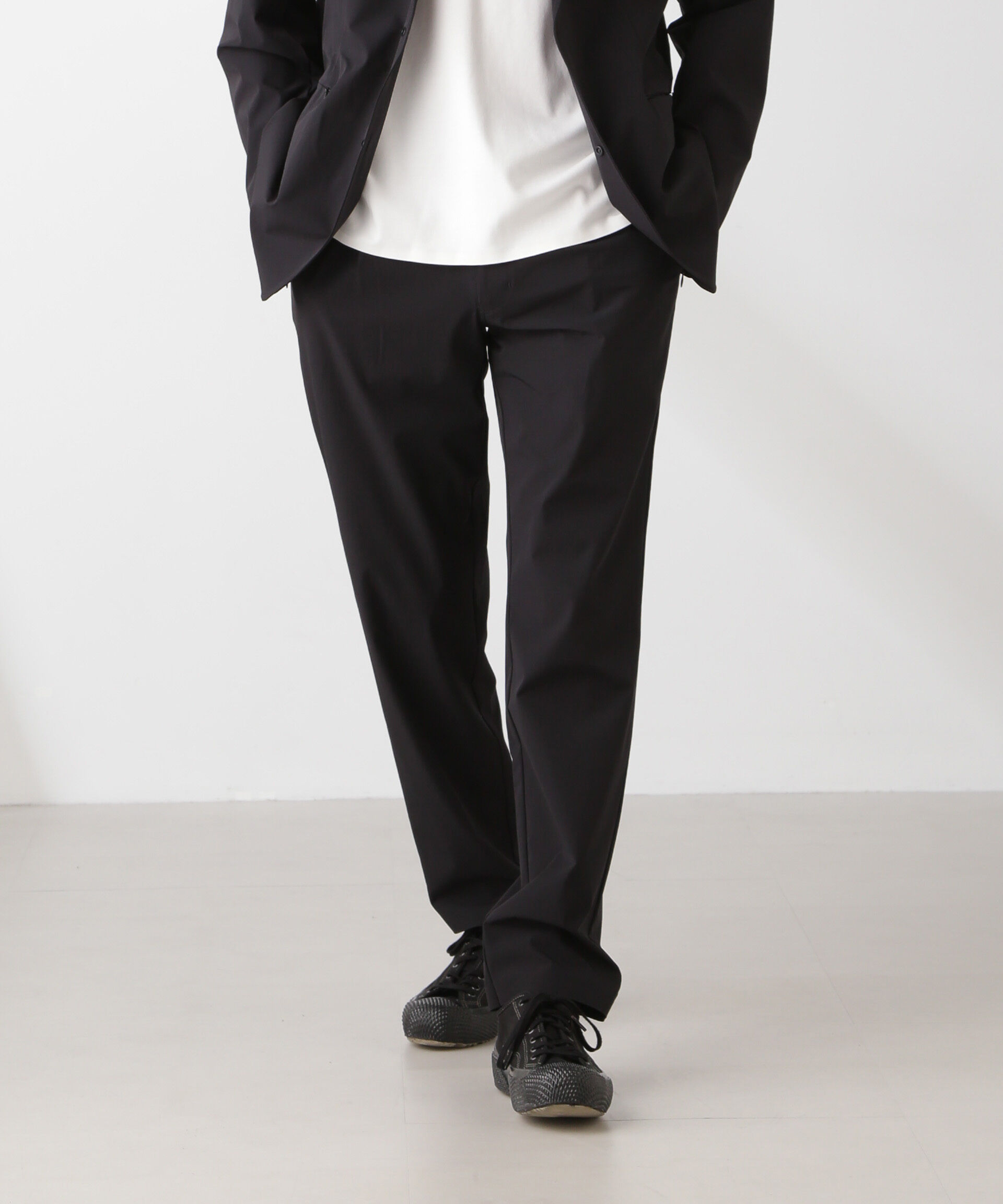 nano･universe「｢EVERLAST｣ テクニカルナイロンパンツ（セットアップ可）」|チノ|ブラック