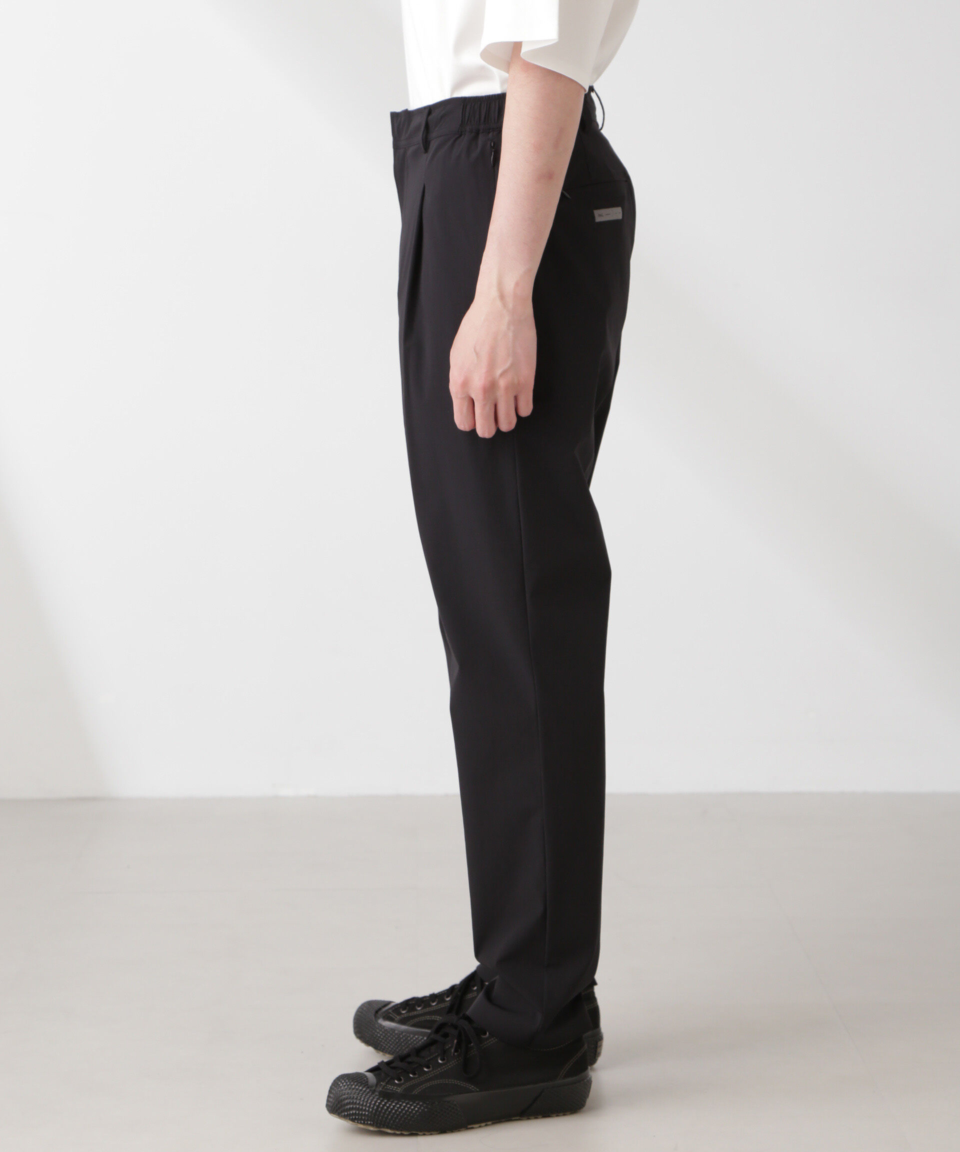 nano･universe「｢EVERLAST｣ テクニカルナイロンパンツ（セットアップ可）」|チノ|