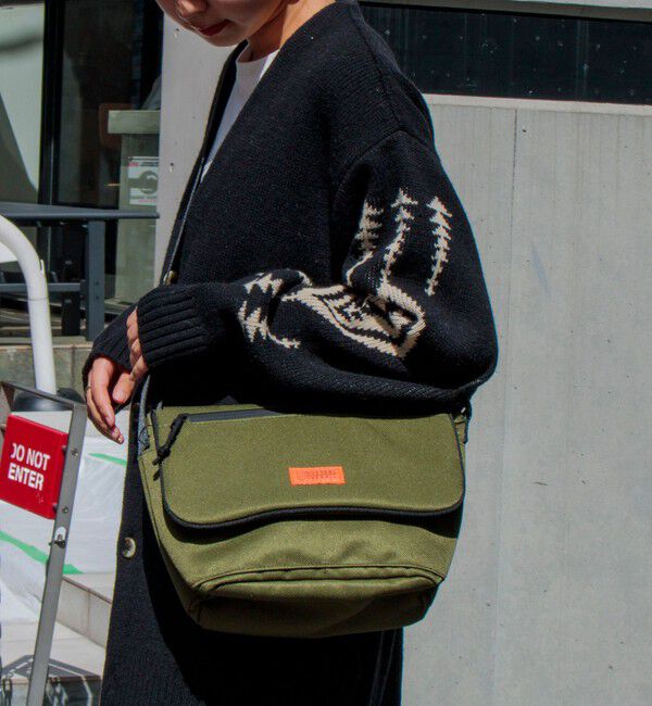 GLOSTER「【UNIVERSAL OVERALL/ユニバーサルオーバーオール】フラップショルダーバッグ」|ショルダー・メッセンジャー|