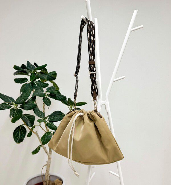 fredy emue「ジャガードショルダードロスト巾着バッグ」|ショルダー・メッセンジャー|ベージュ