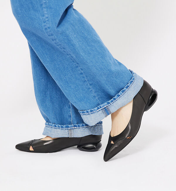 AU BANNISTER「ホールヒール フラットパンプス」|パンプス|ブラック